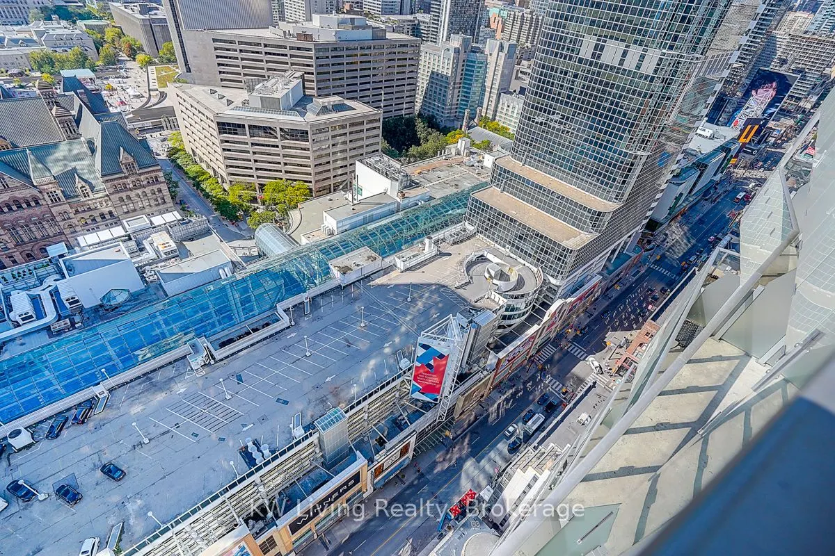 197 Yonge Street, #2809