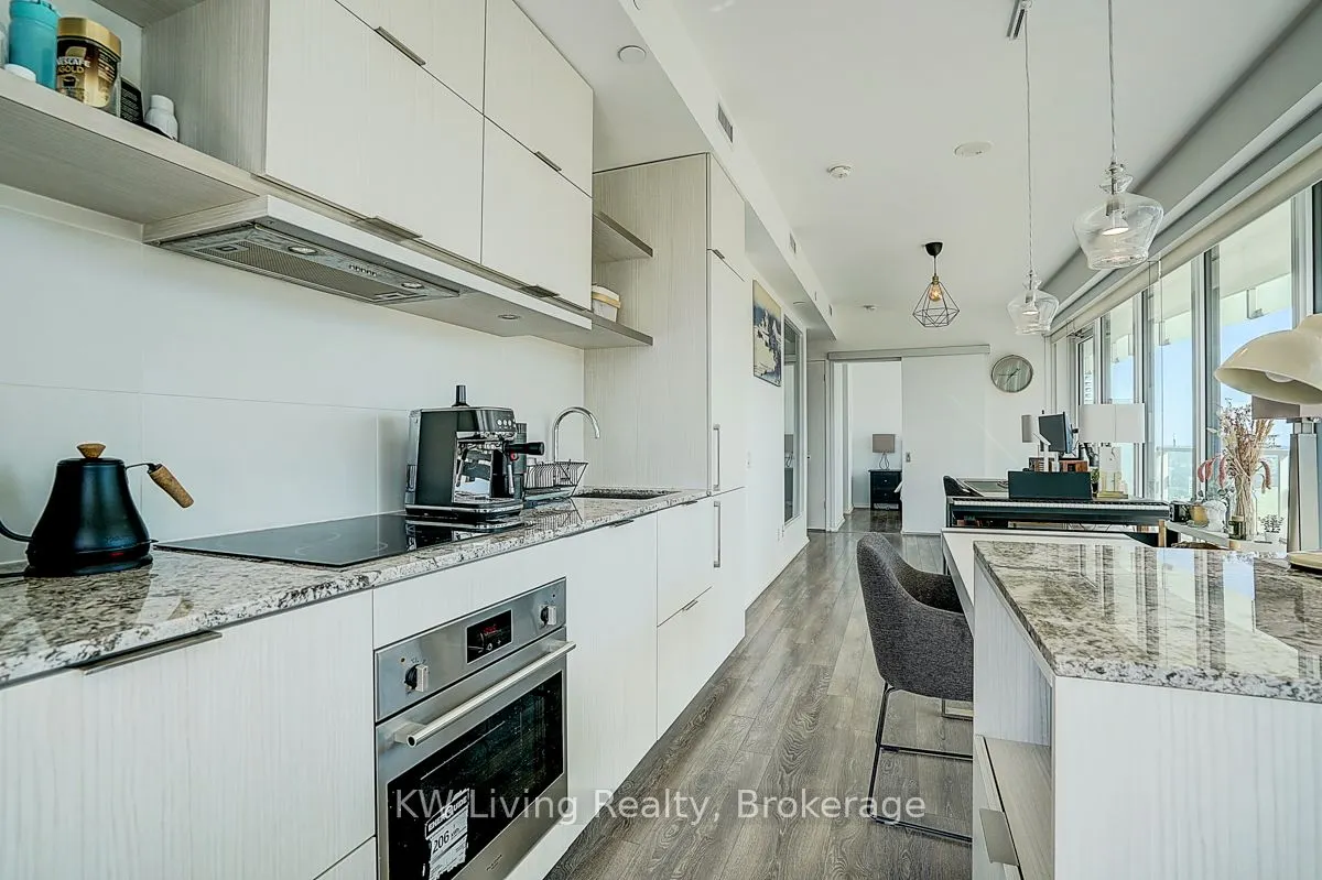 197 Yonge Street, #2809
