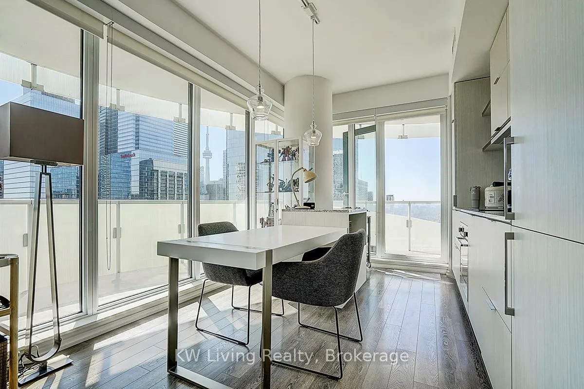 197 Yonge Street, #2809