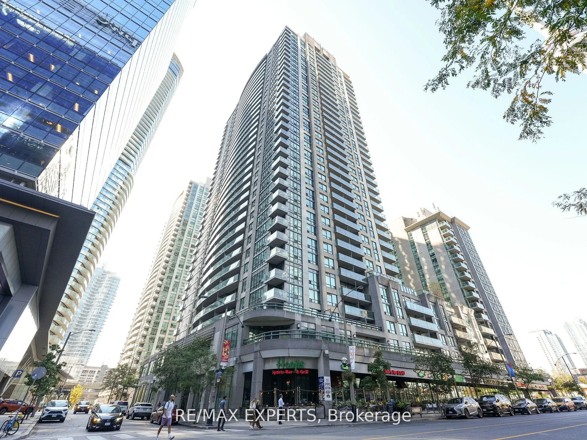 30 Grand Trunk Crescent, #812