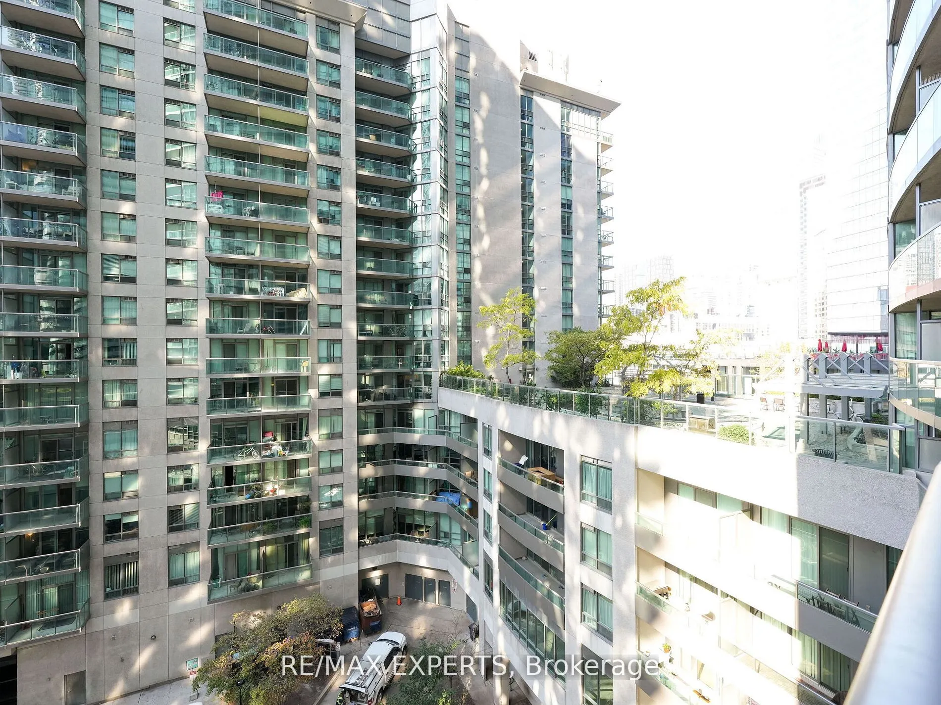 30 Grand Trunk Crescent, #812