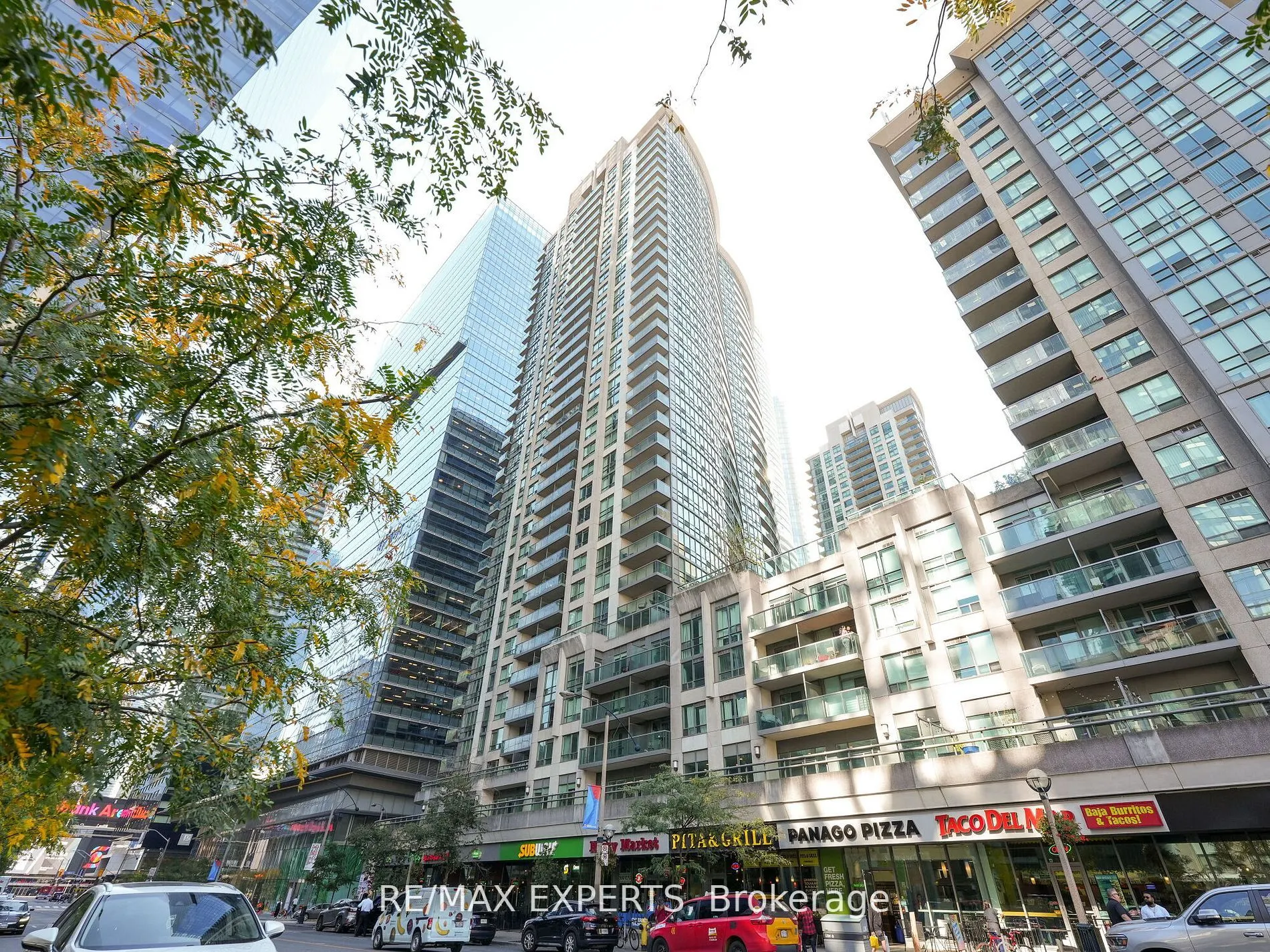 30 Grand Trunk Crescent, #812