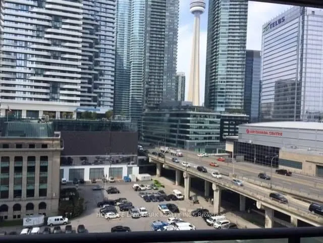 33 Bay Street, #301