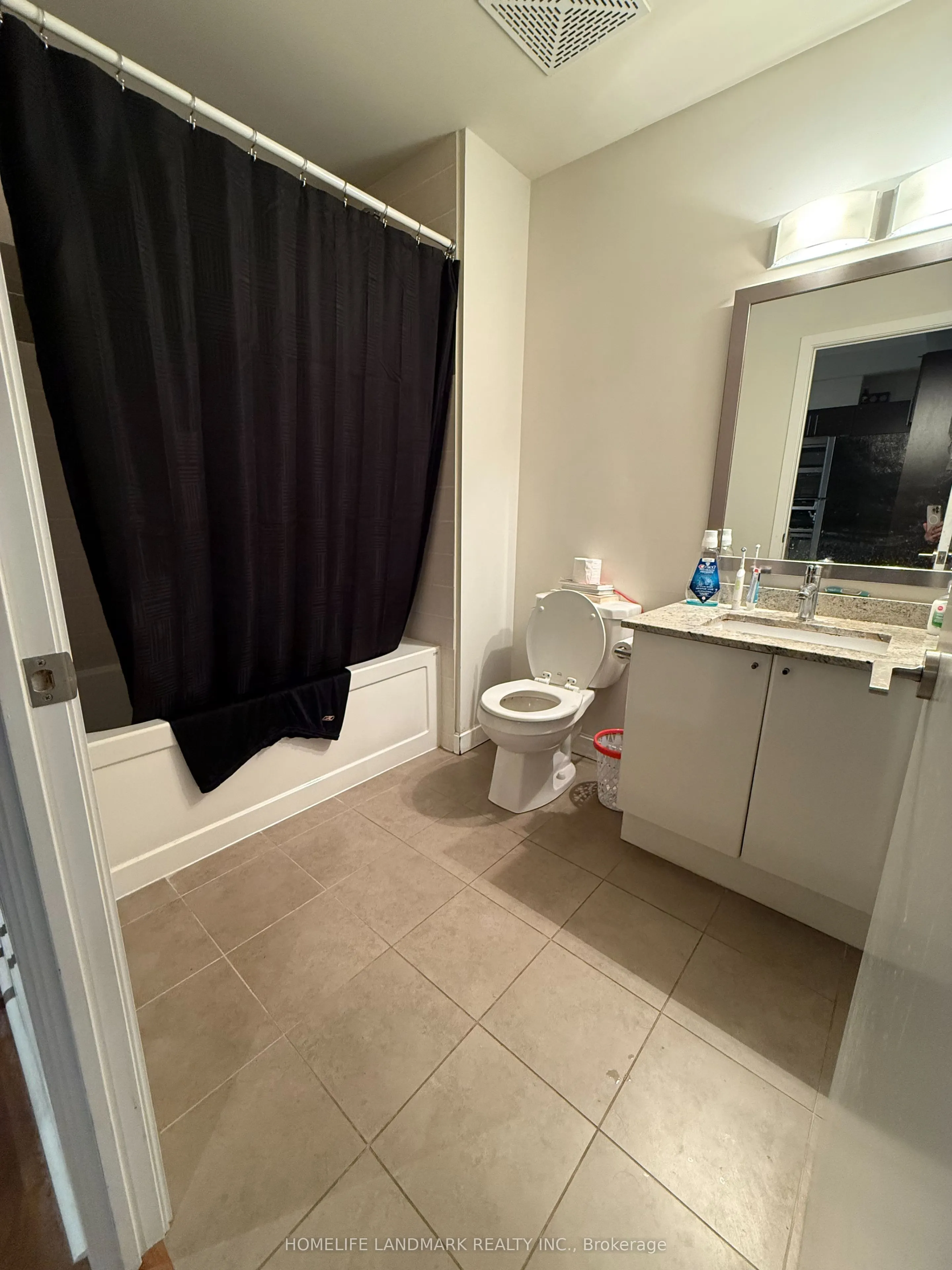 33 Bay Street, #301