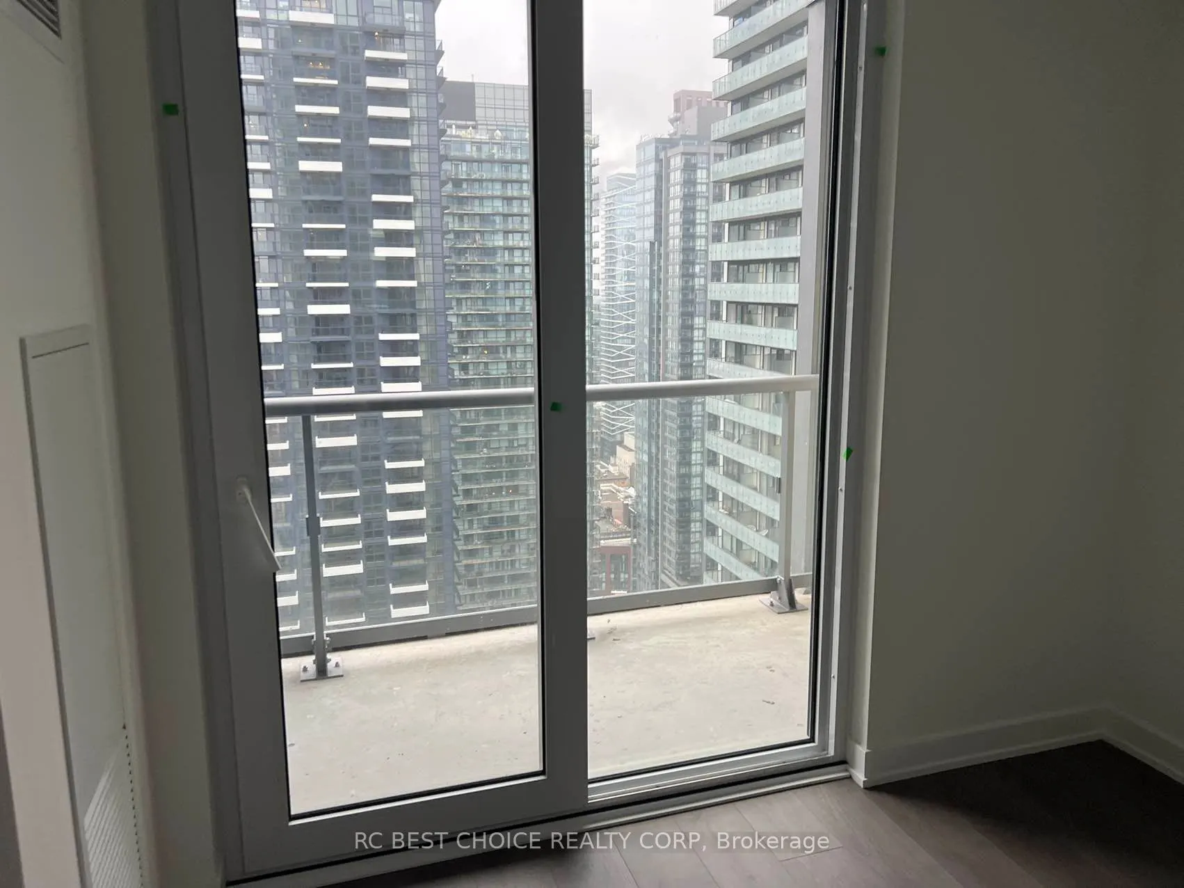 108 Peter Street, #3702