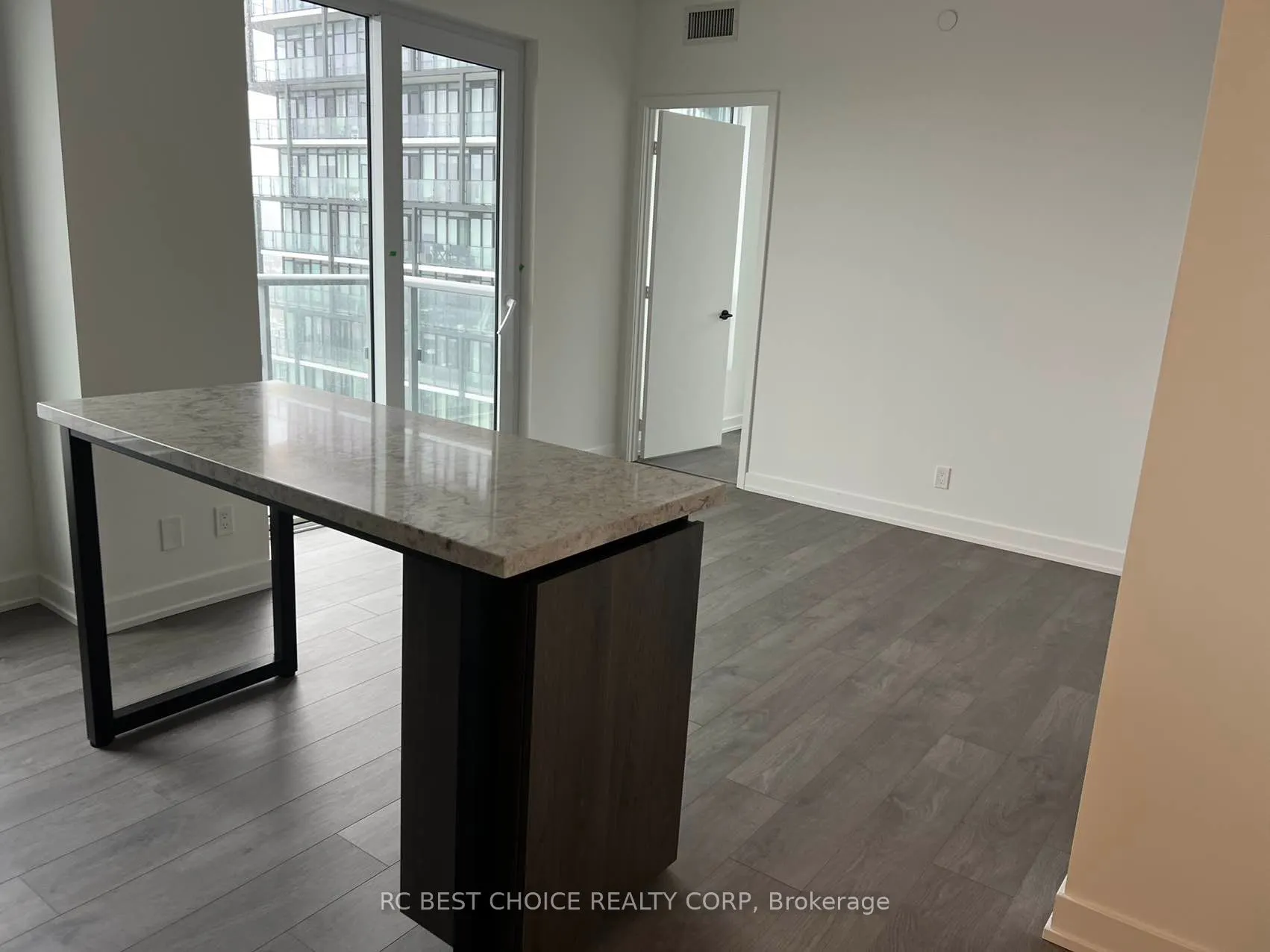 108 Peter Street, #3702