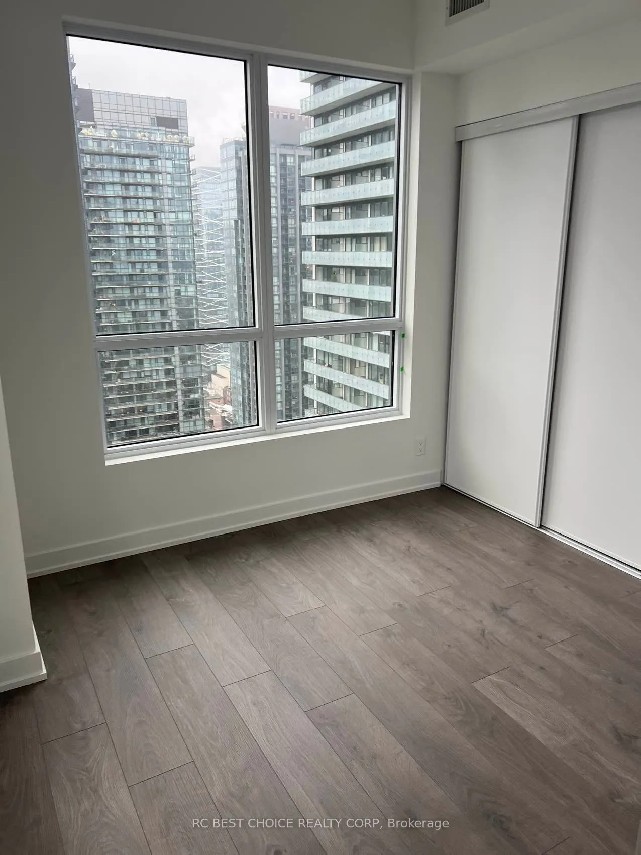 108 Peter Street, #3702