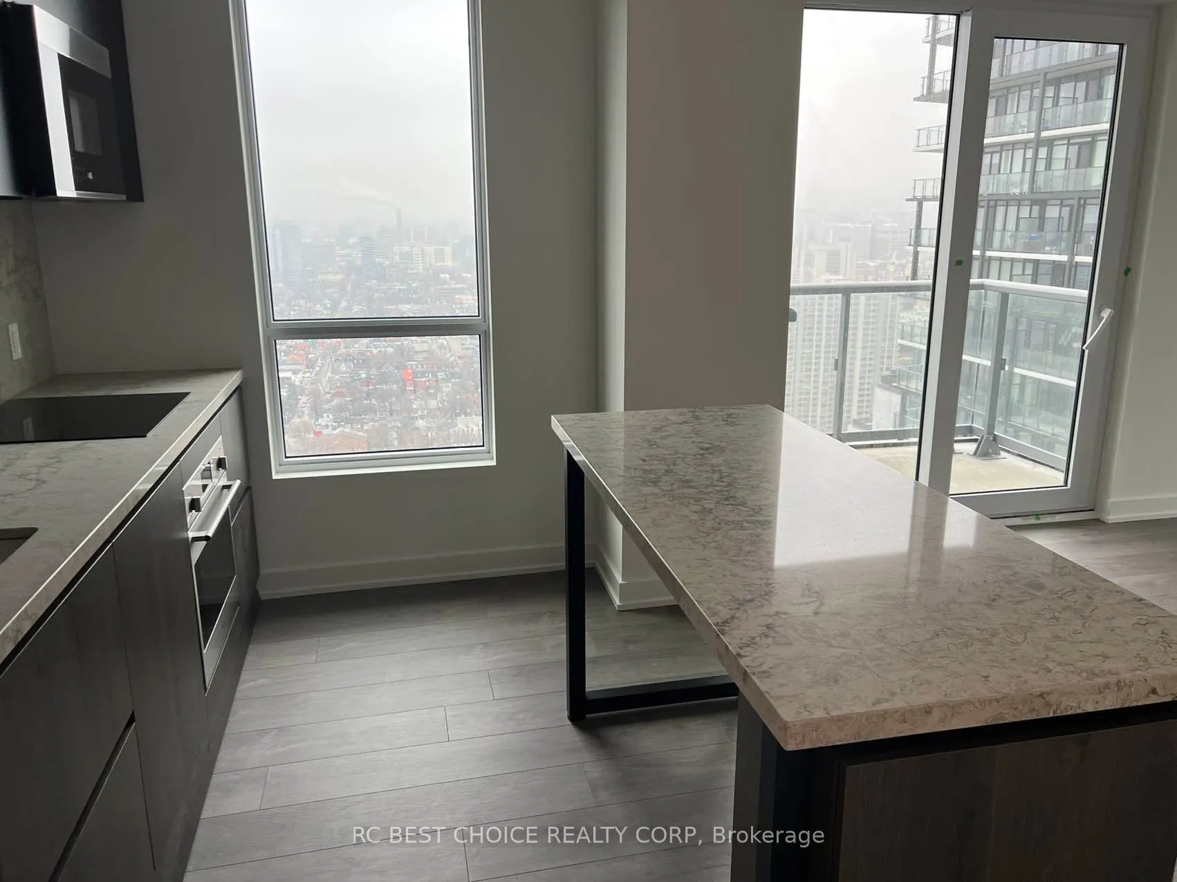 108 Peter Street, #3702