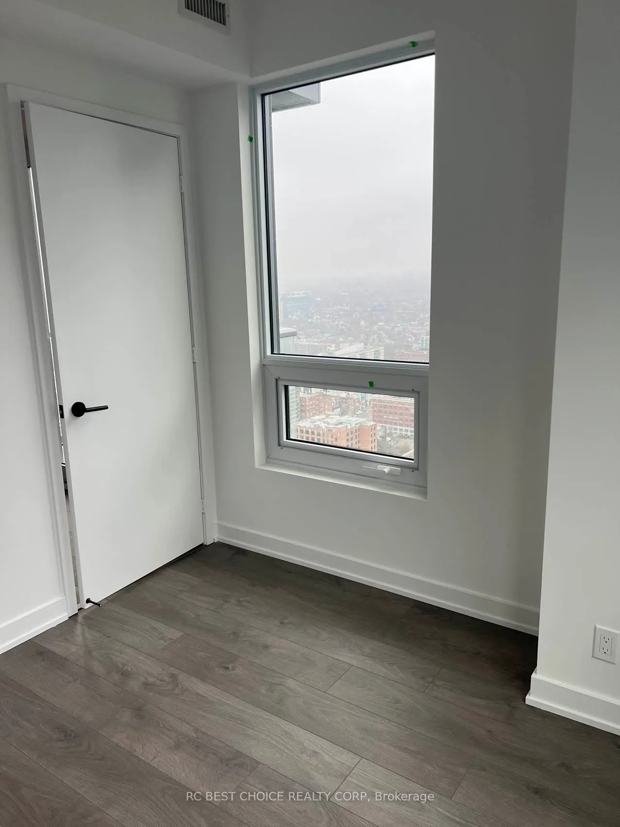 108 Peter Street, #3702