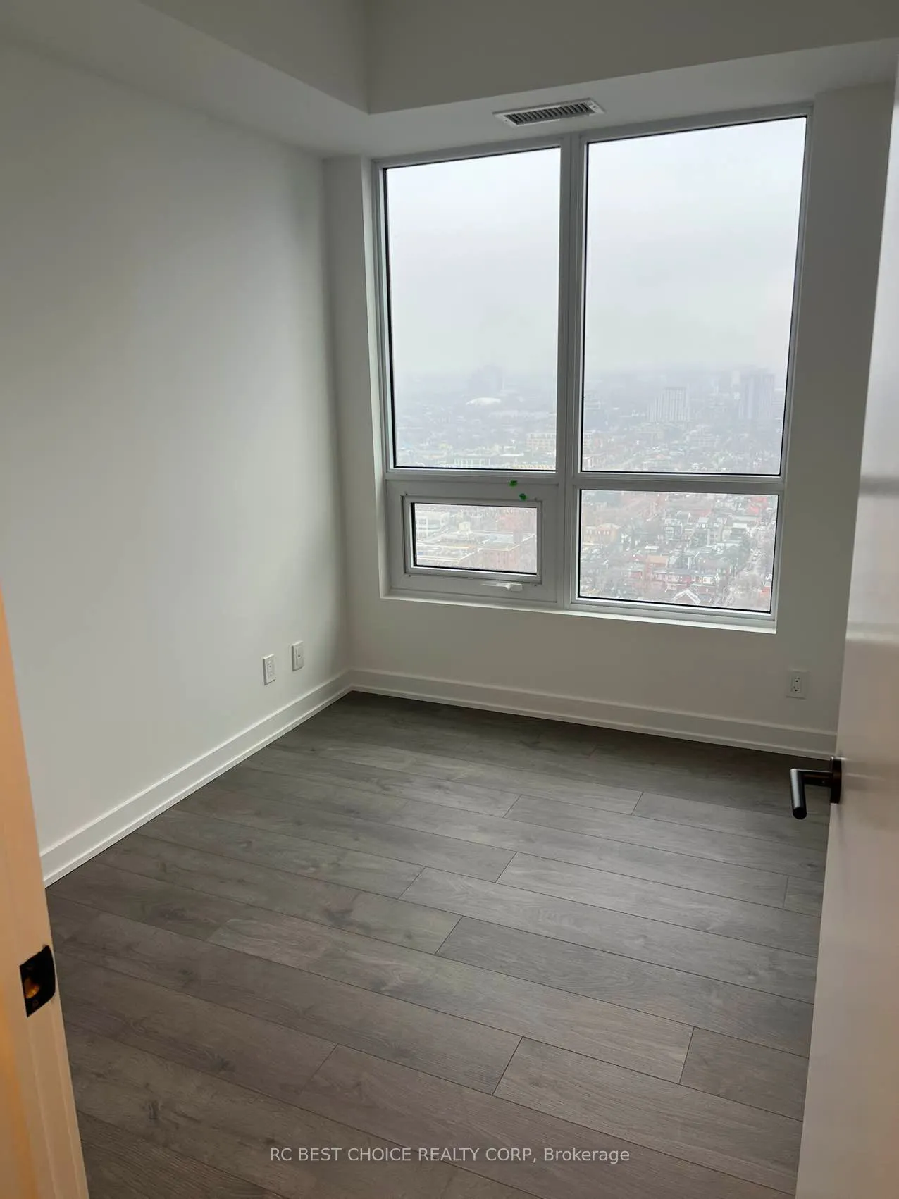 108 Peter Street, #3702