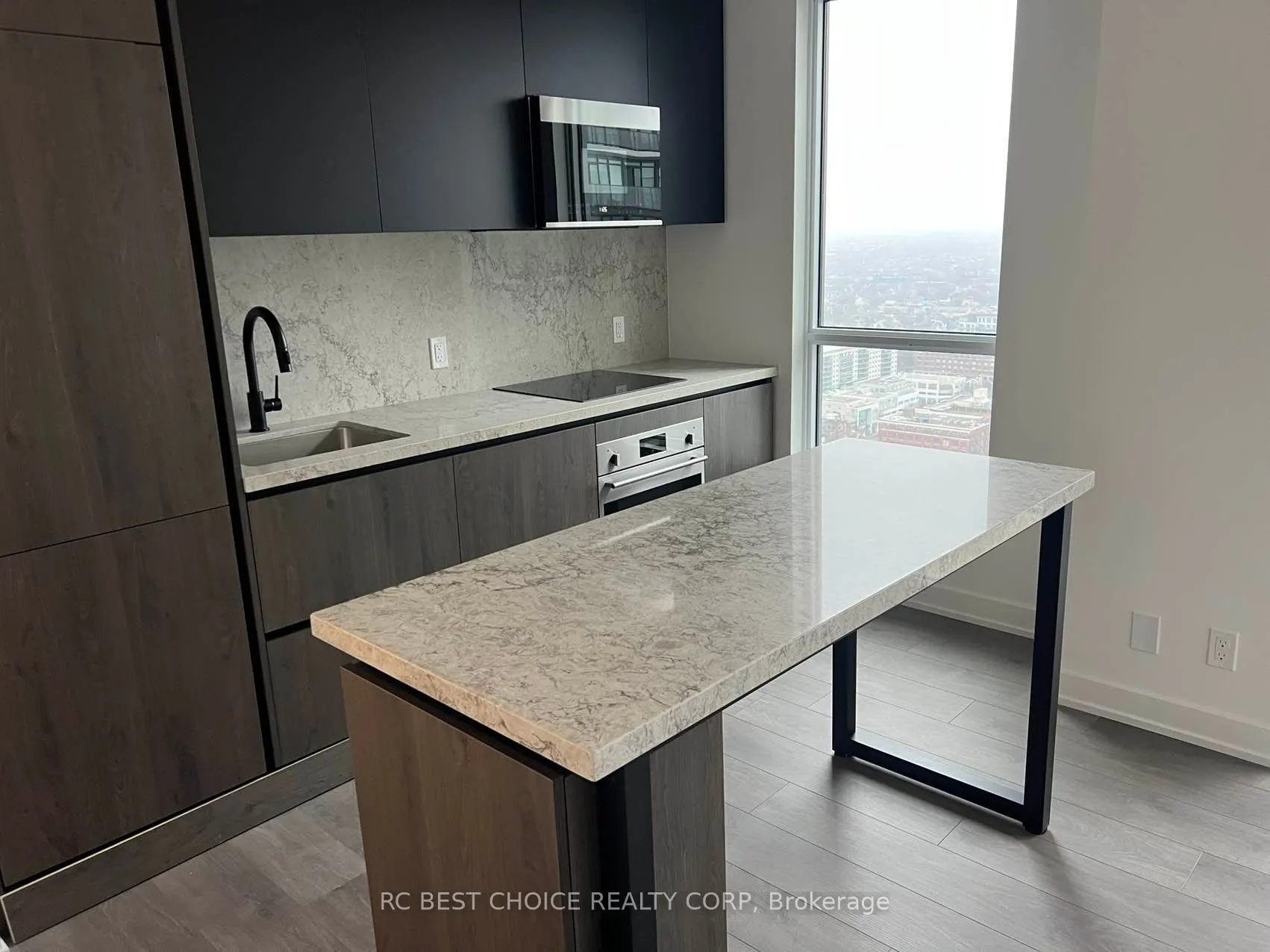 108 Peter Street, #3702