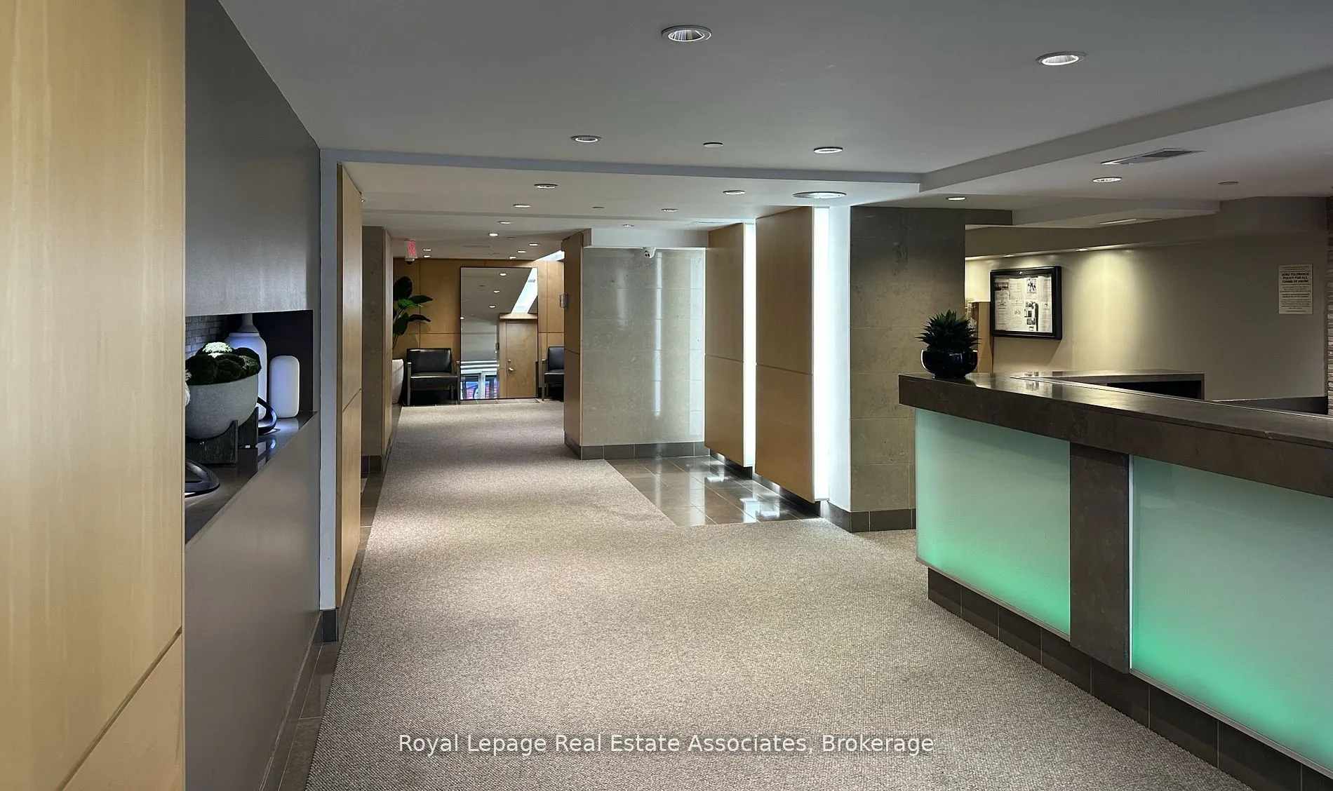 220 Victoria Street, #1206