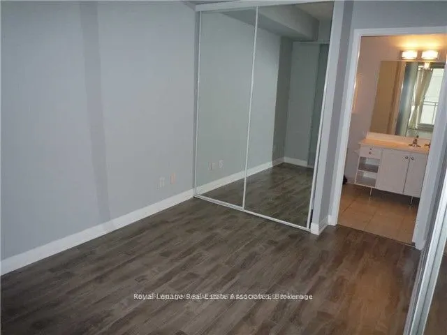 220 Victoria Street, #1206