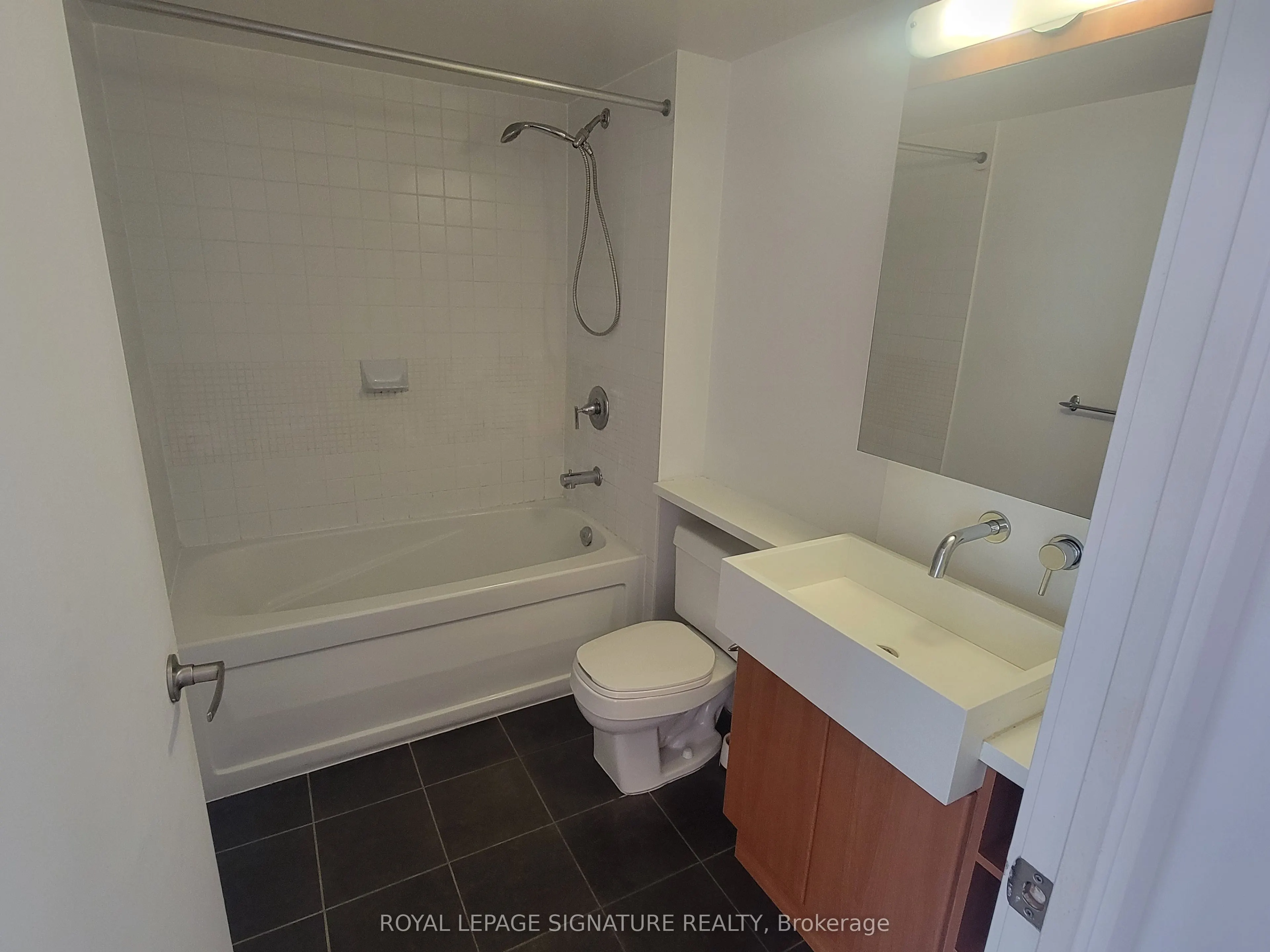 11 Brunel Court, #706