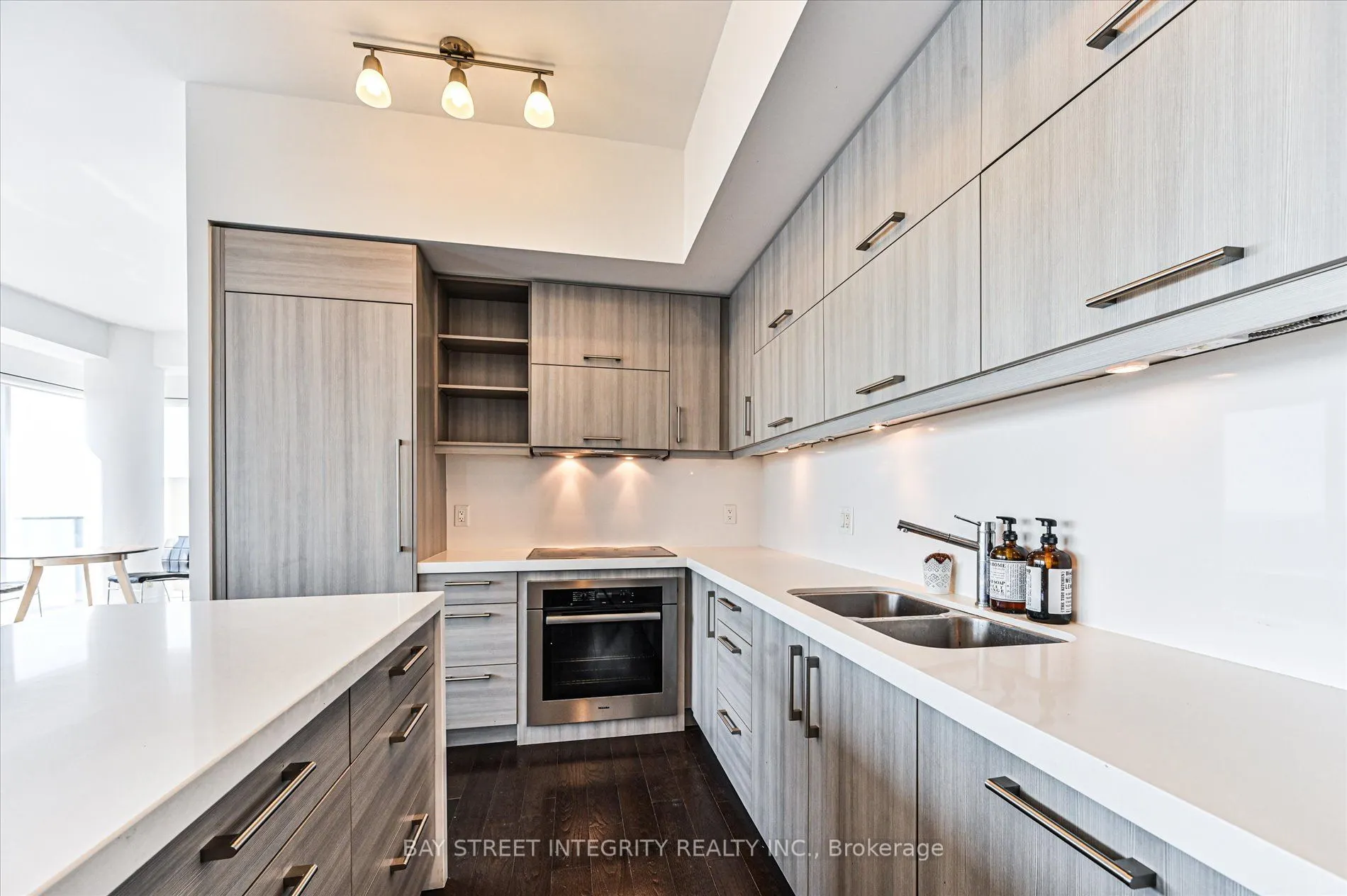 1080 Bay Street, #5302