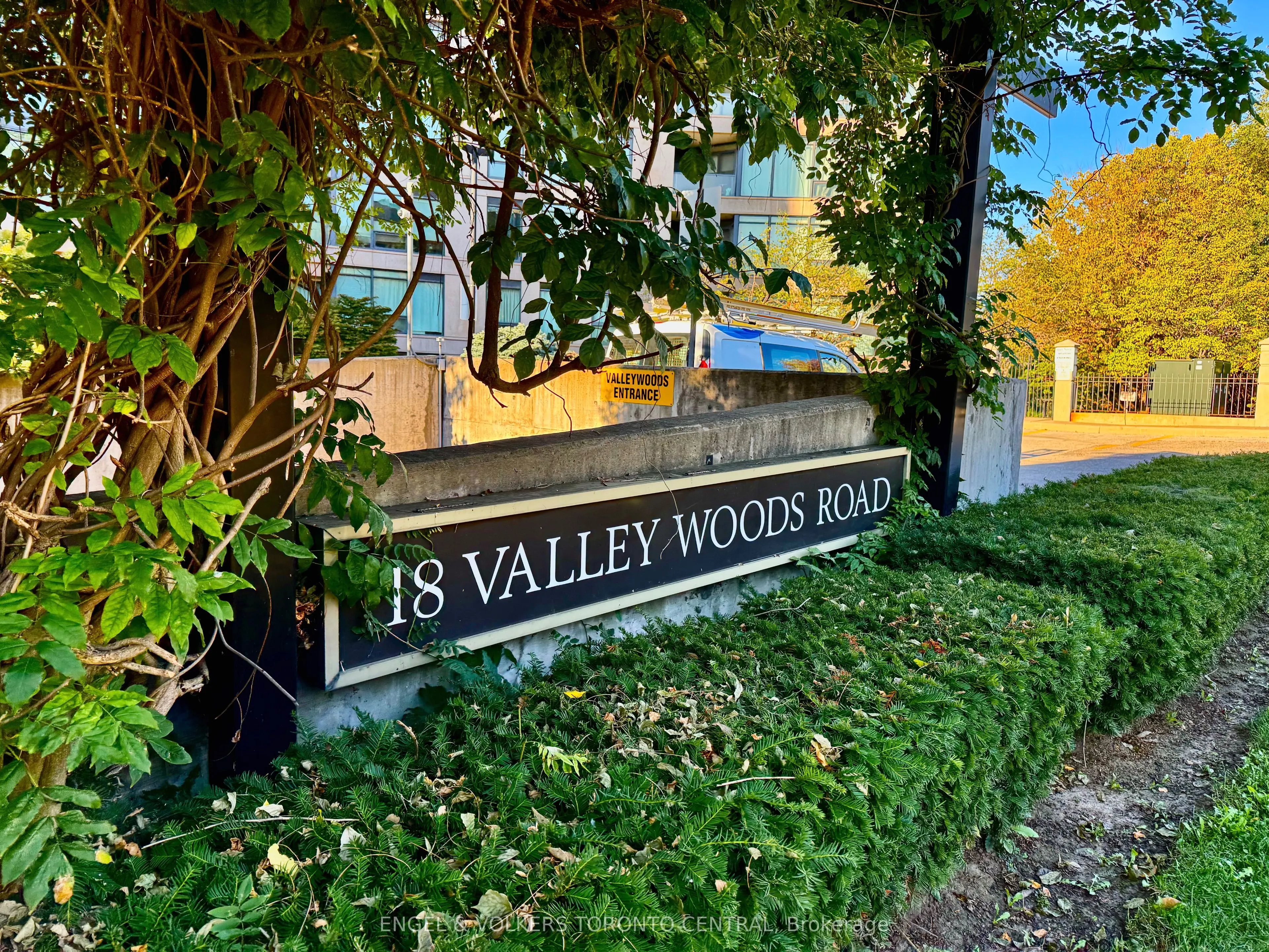 18 Valley Woods Road, #Ph105
