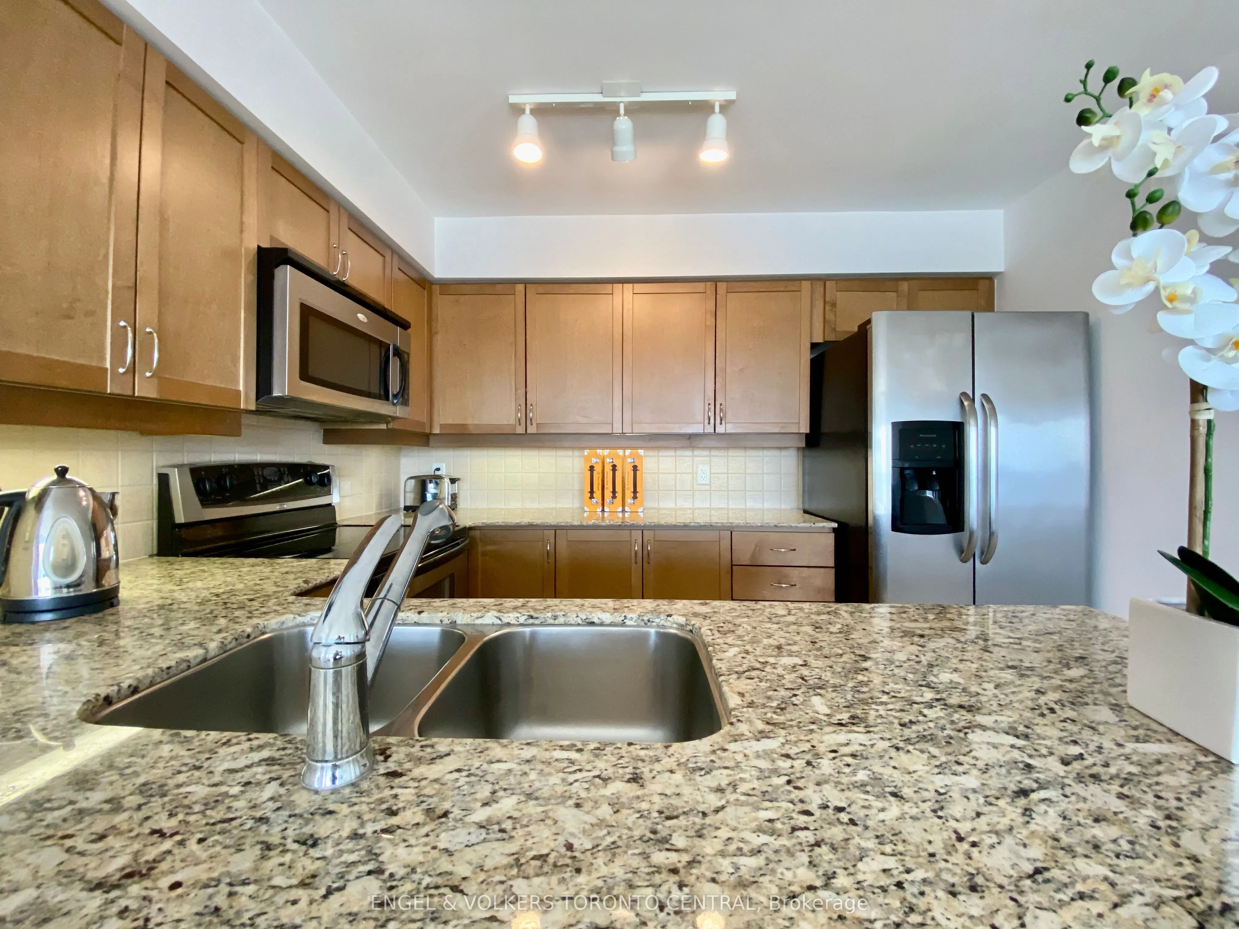 18 Valley Woods Road, #Ph105