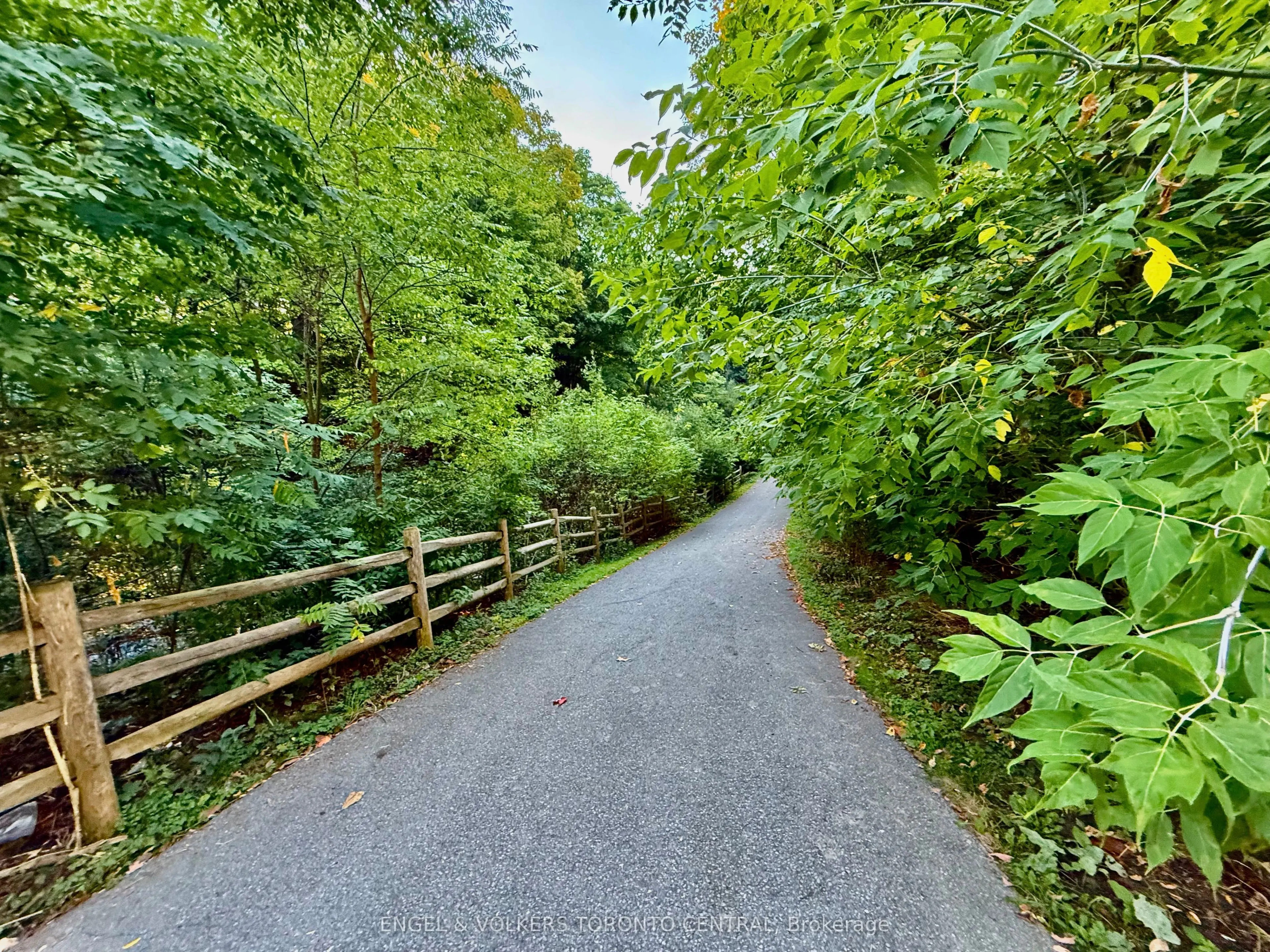 18 Valley Woods Road, #Ph105