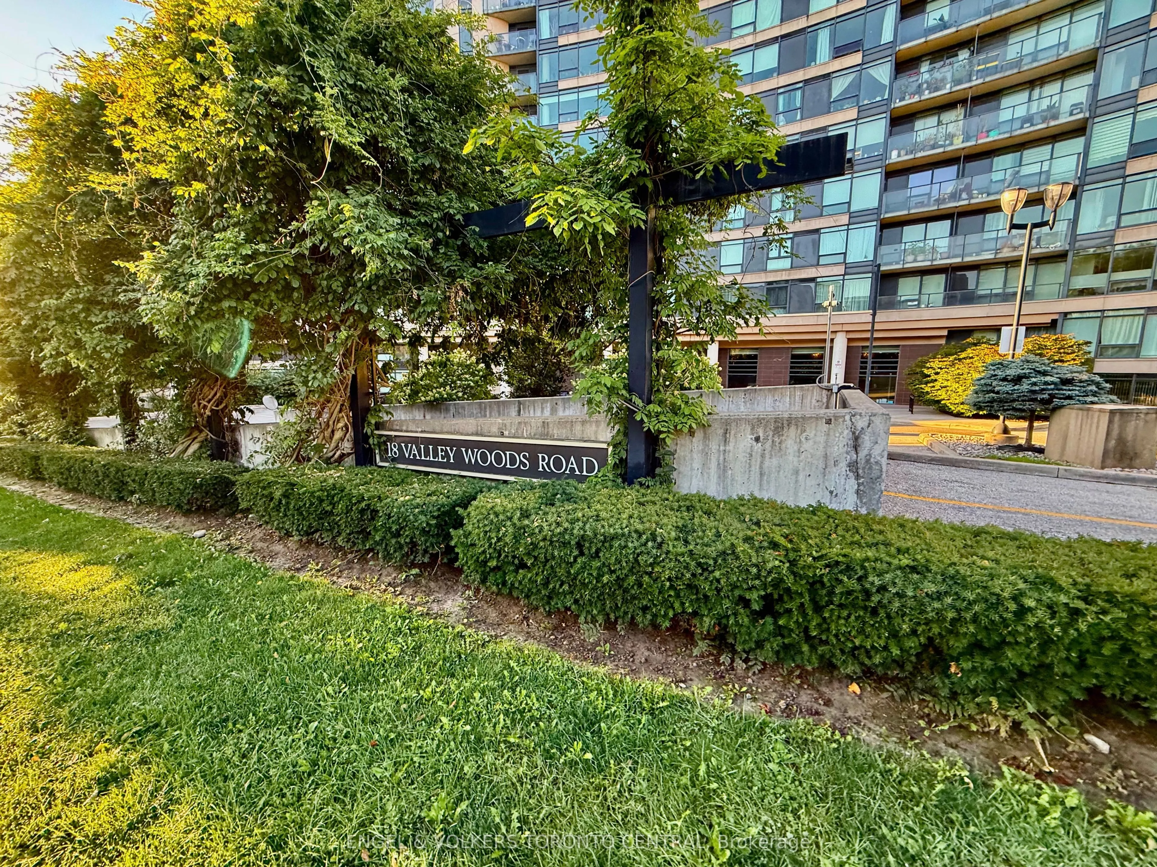 18 Valley Woods Road, #Ph105