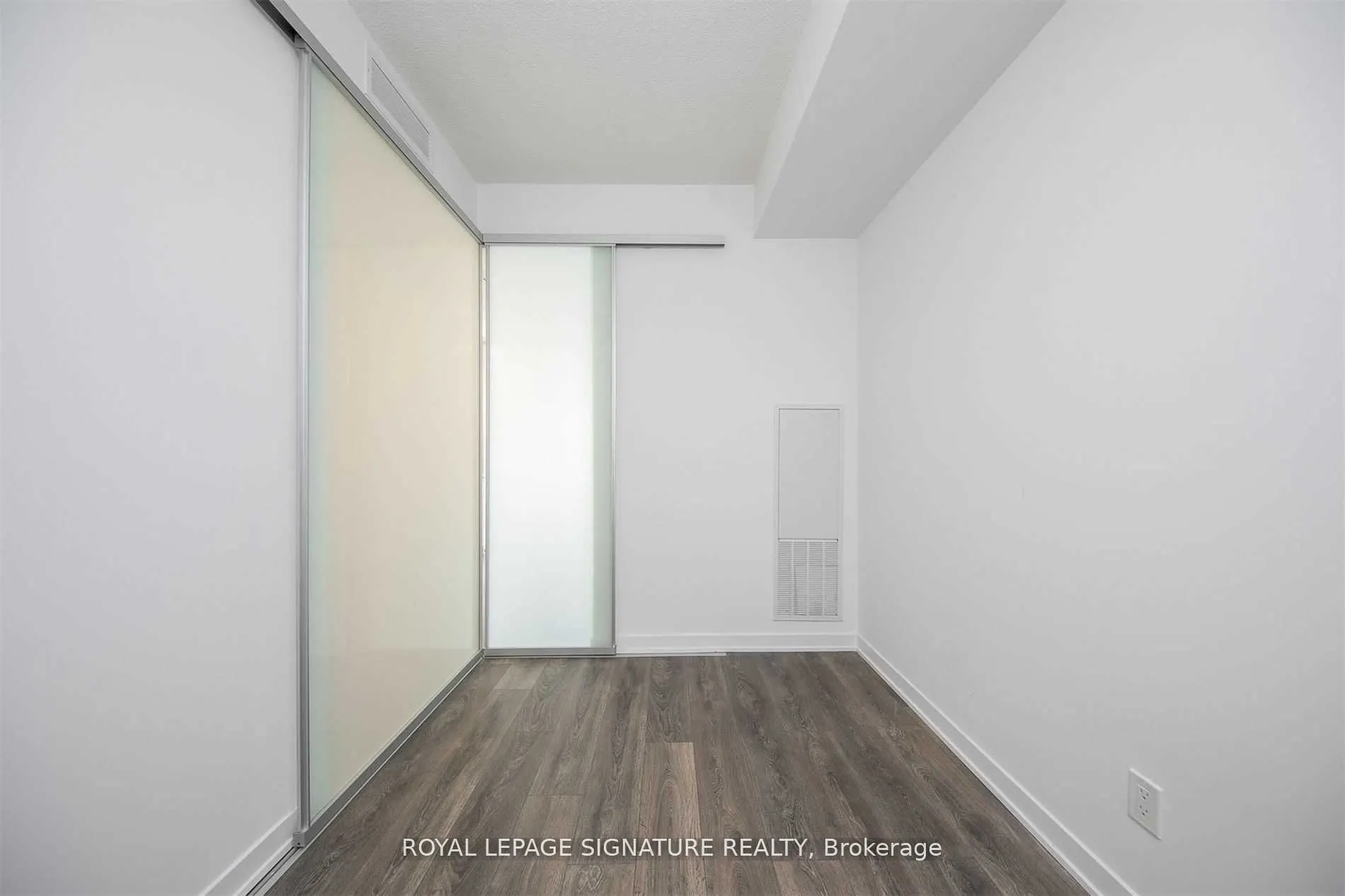 87 Peter Street, #3710