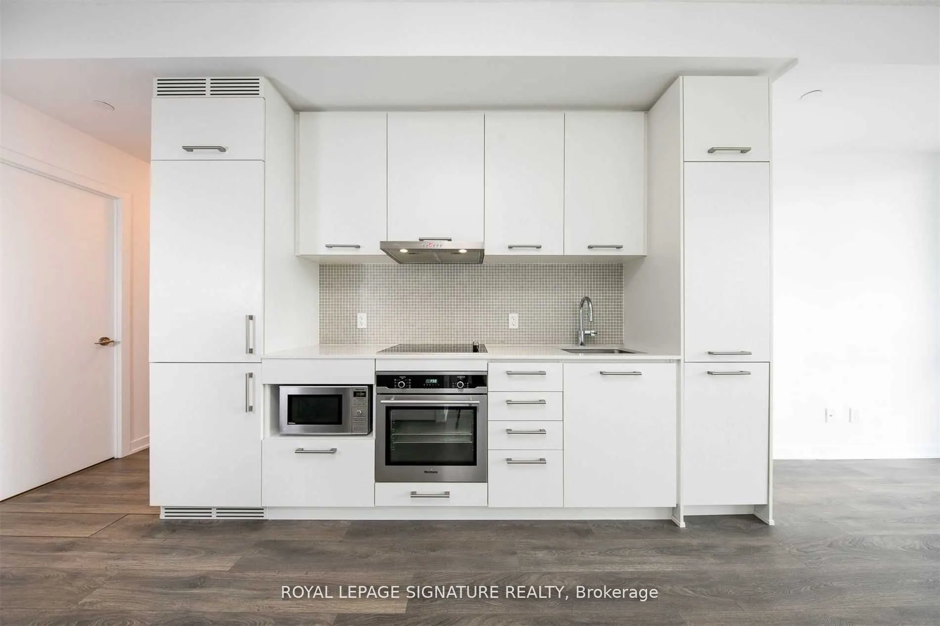 87 Peter Street, #3710