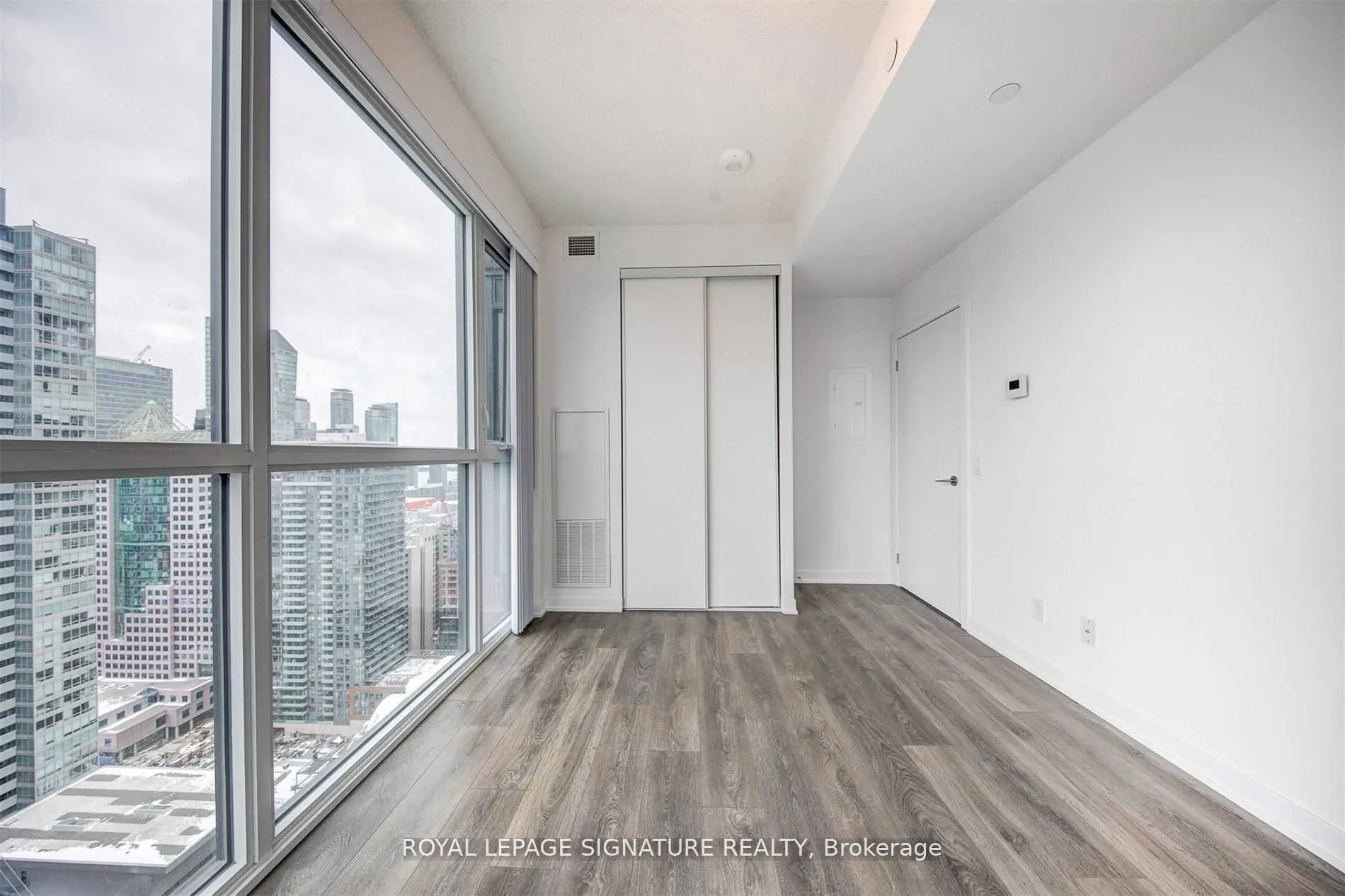87 Peter Street, #3710