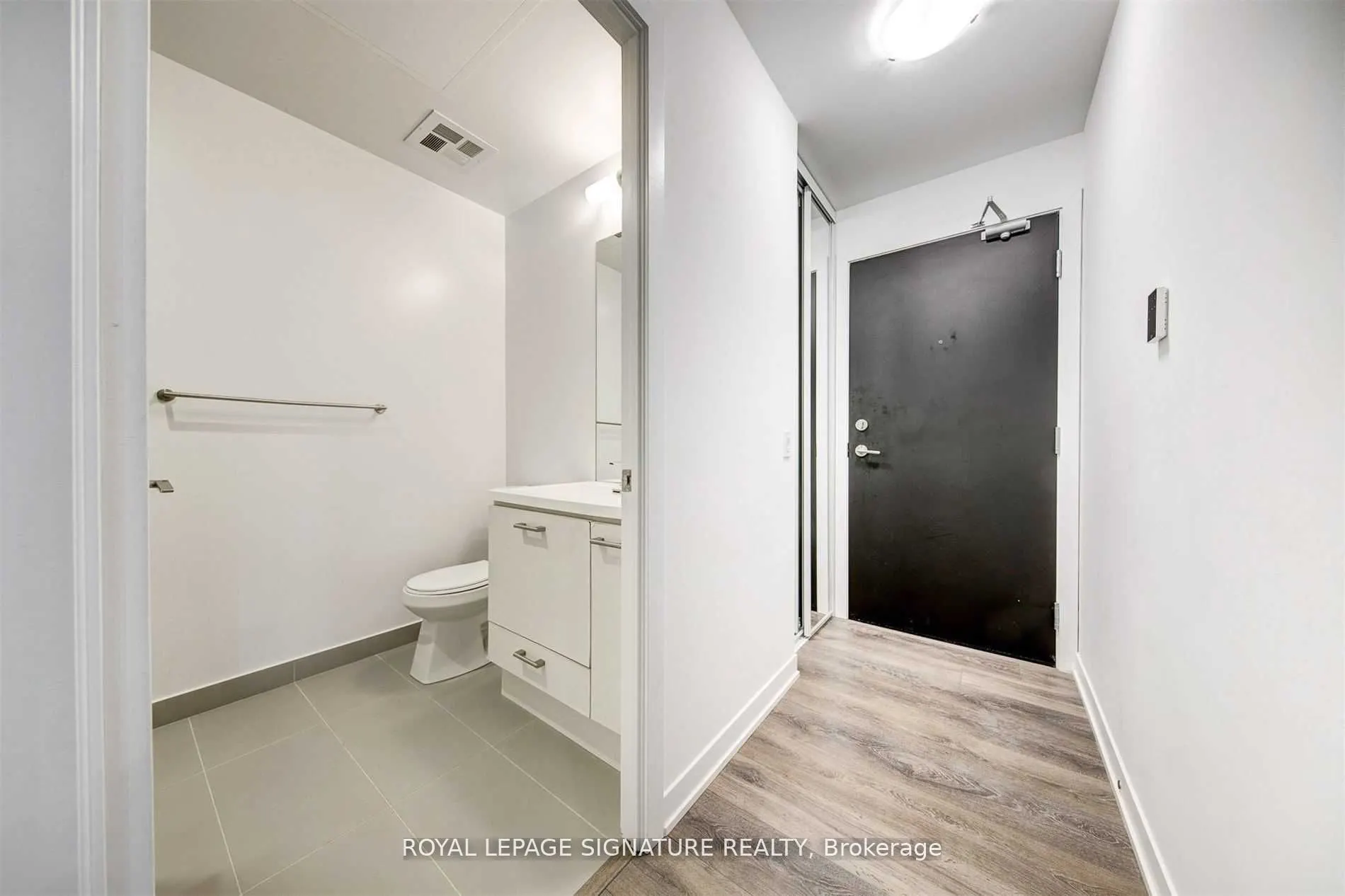 87 Peter Street, #3710