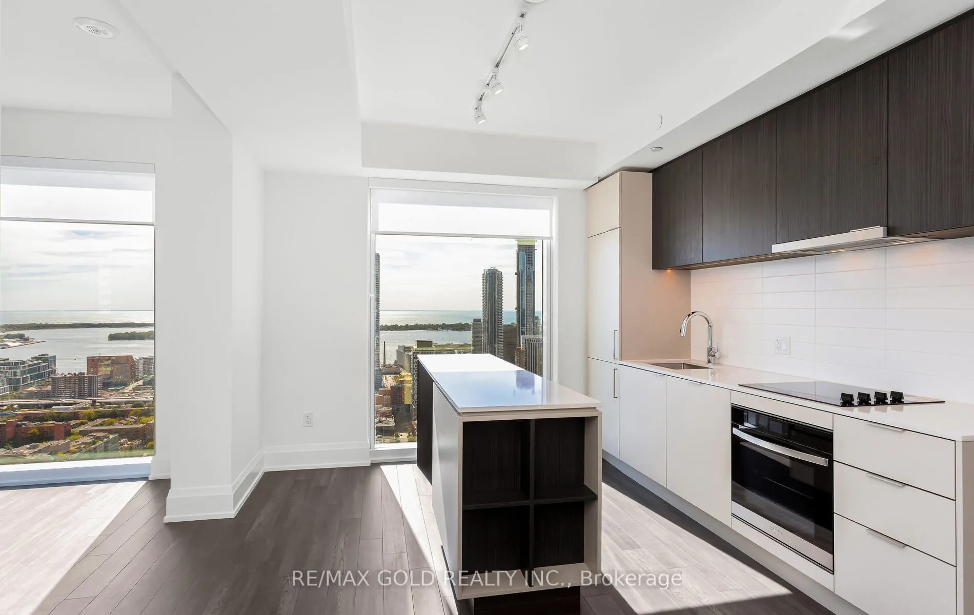 89 Church Street, #4907