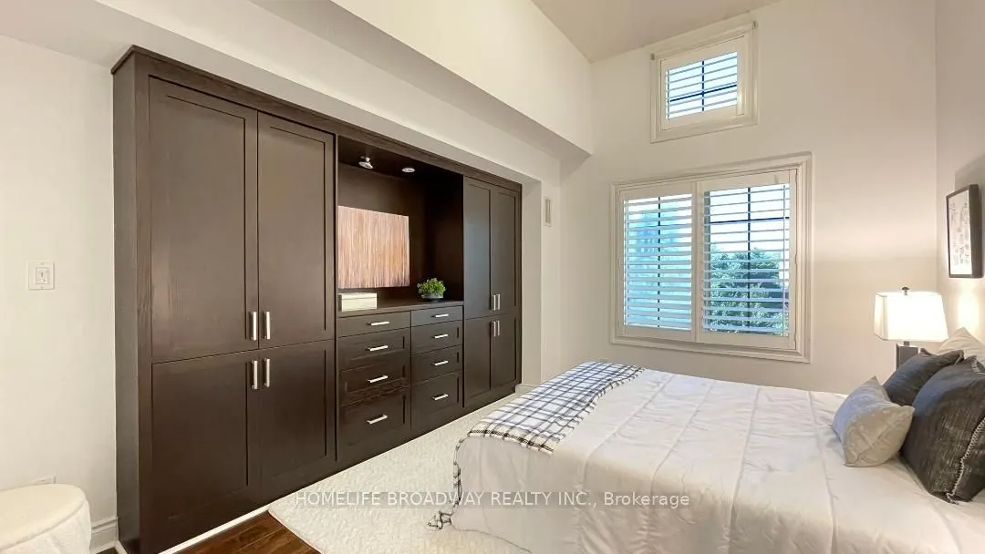 1 Rean Drive, #8