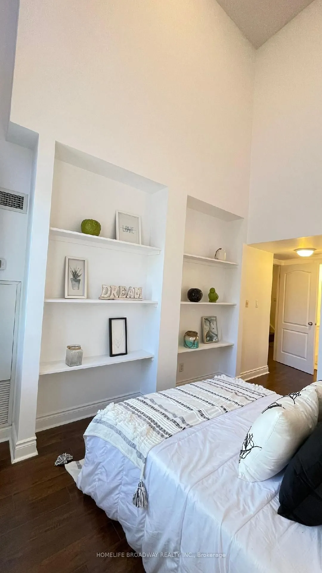 1 Rean Drive, #8
