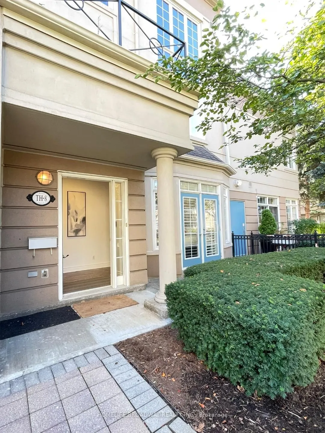 1 Rean Drive, #8