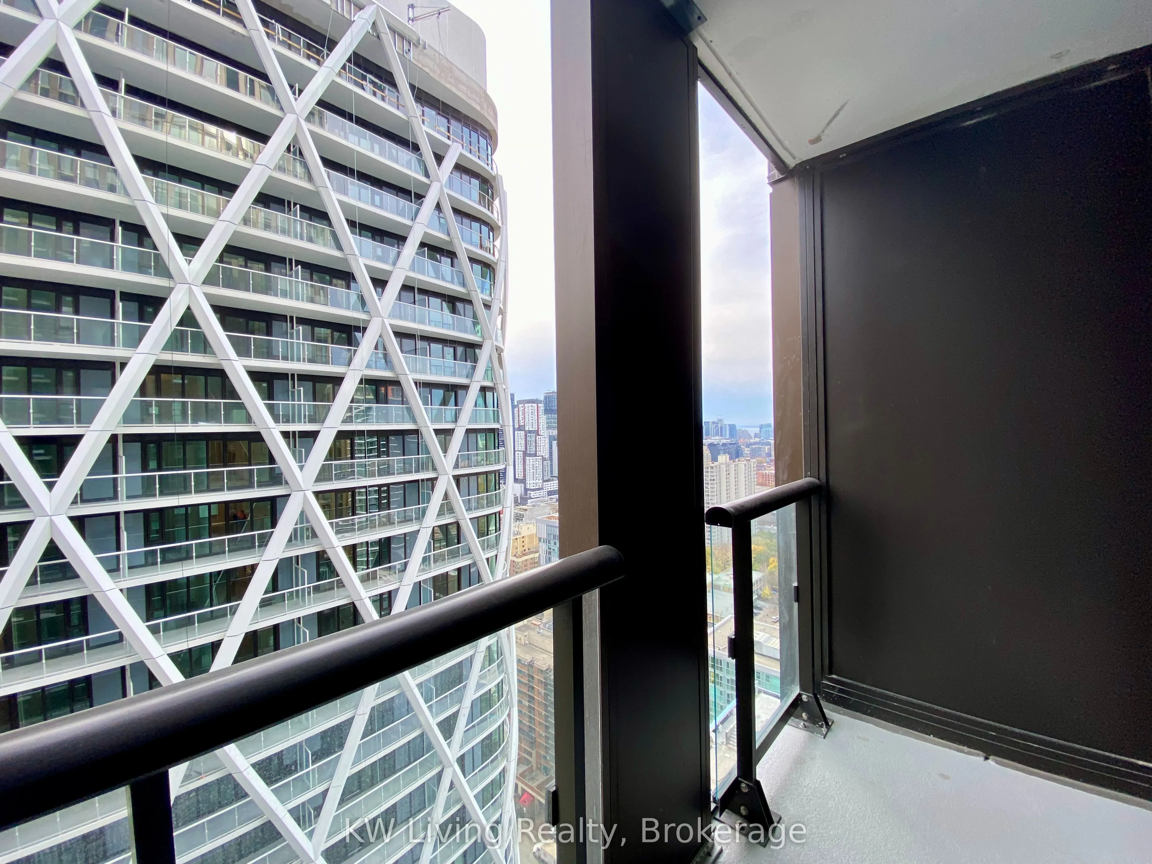 238 Simcoe Street, #2906