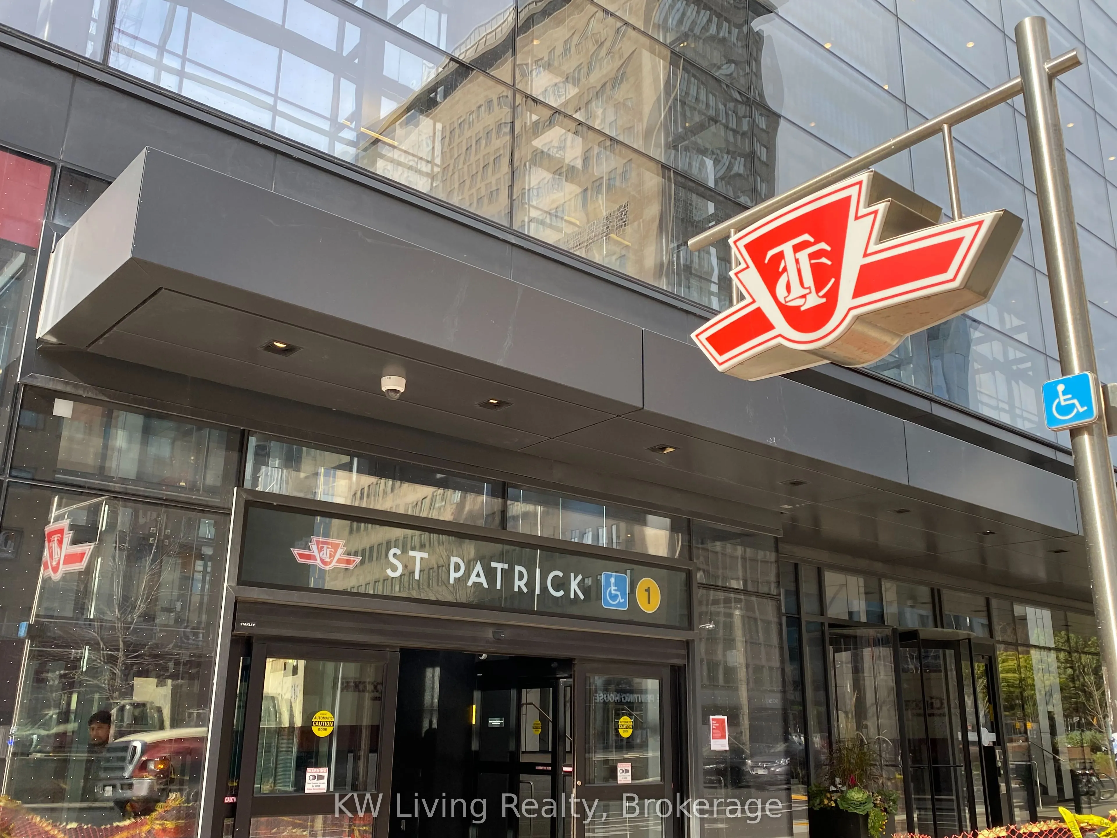 238 Simcoe Street, #2906