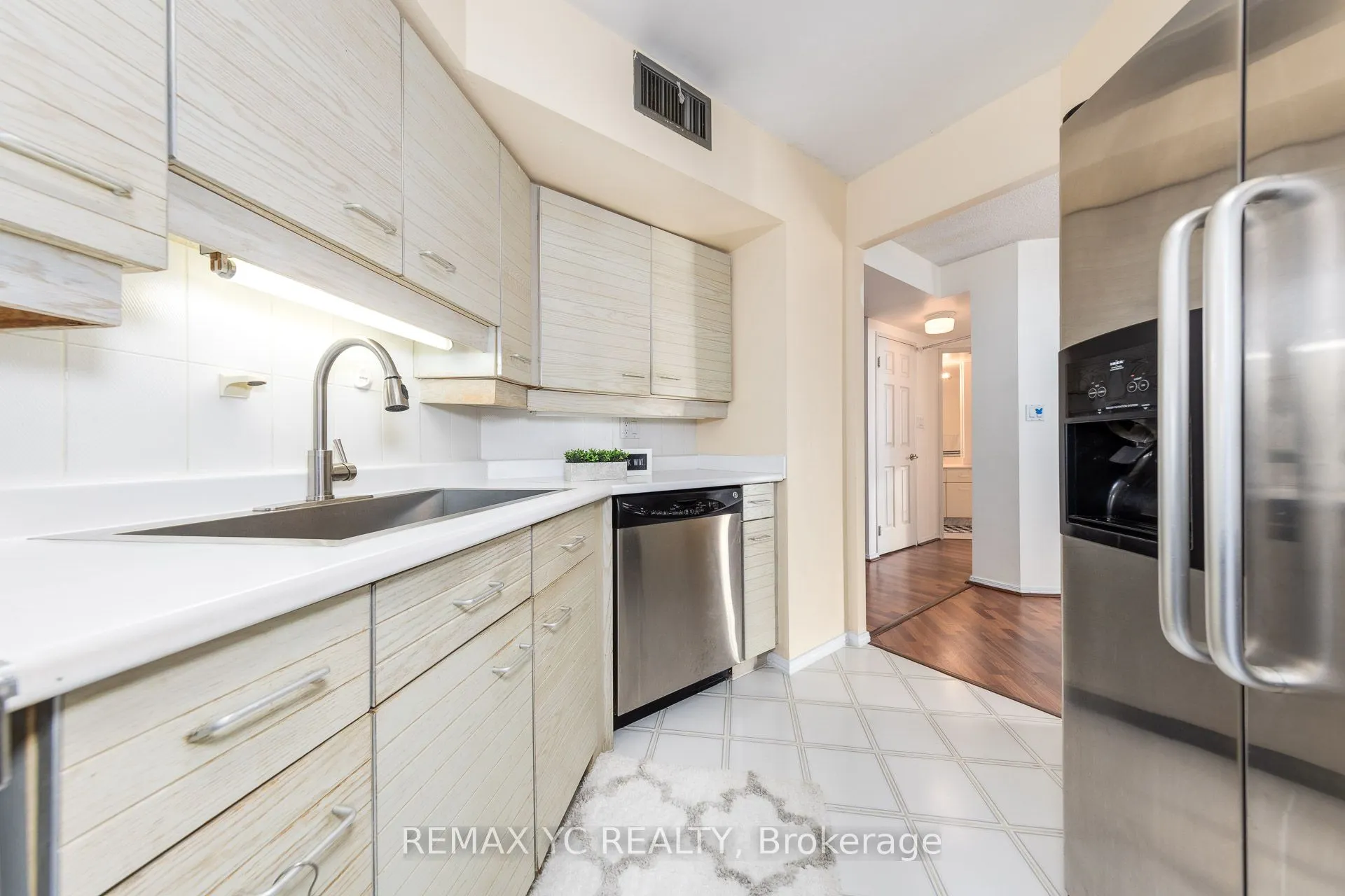 30 Greenfield Avenue, #614