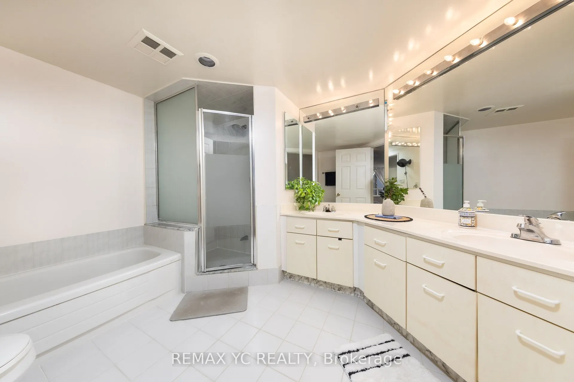 30 Greenfield Avenue, #614