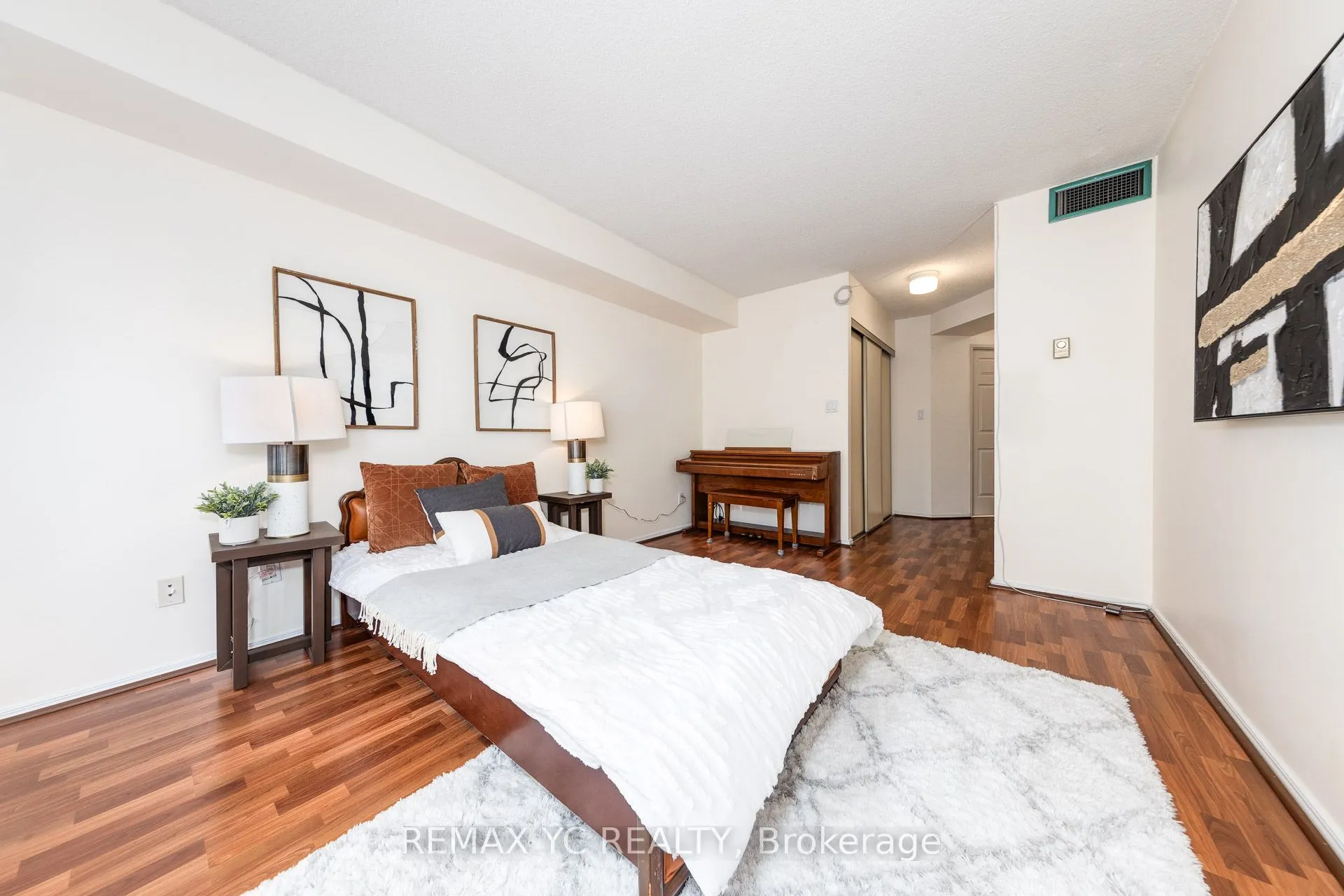 30 Greenfield Avenue, #614