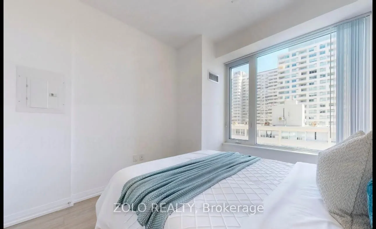 25 Holly Street, #1605