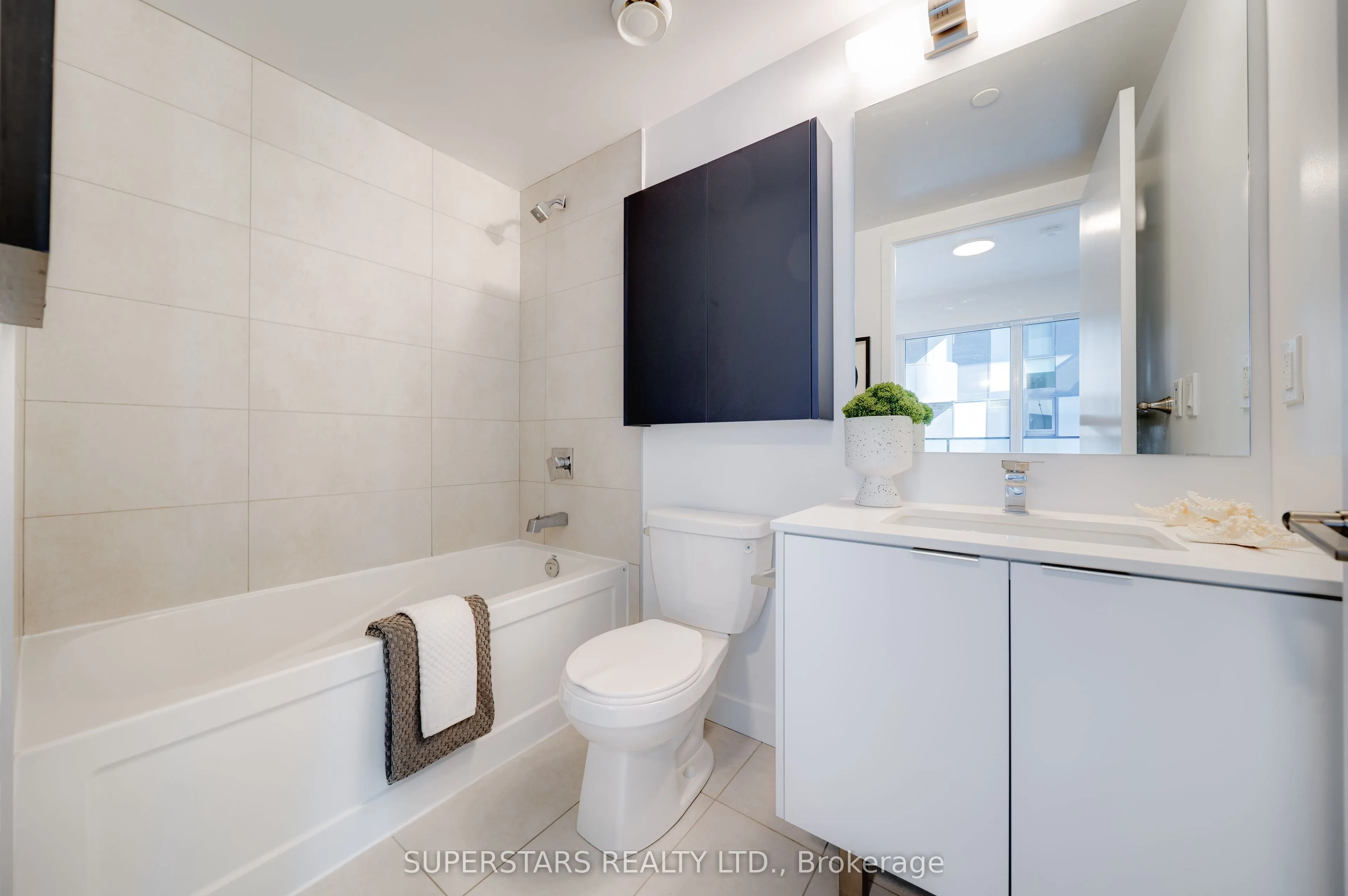 8 Tippett Road, #812