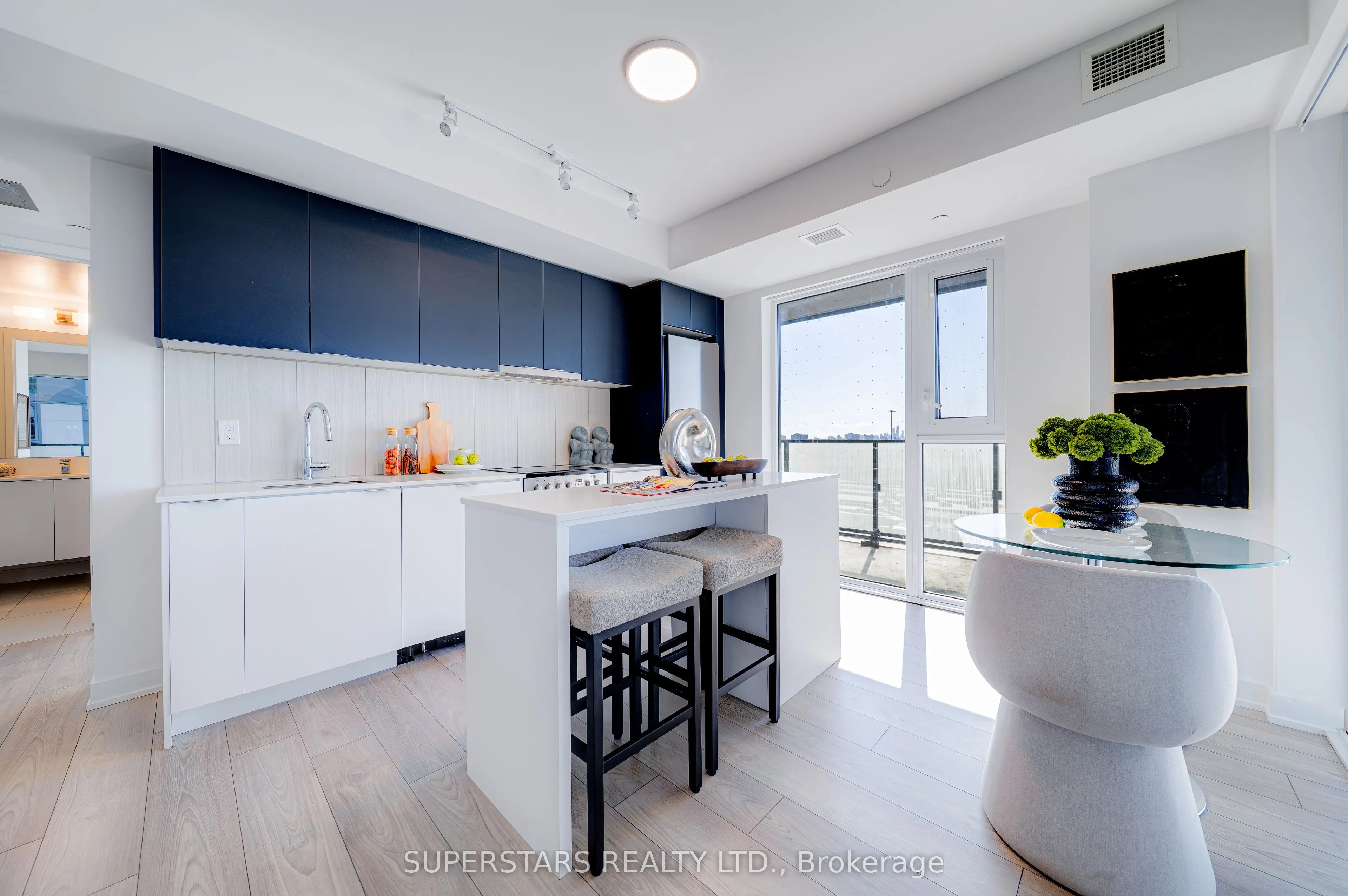 8 Tippett Road, #812