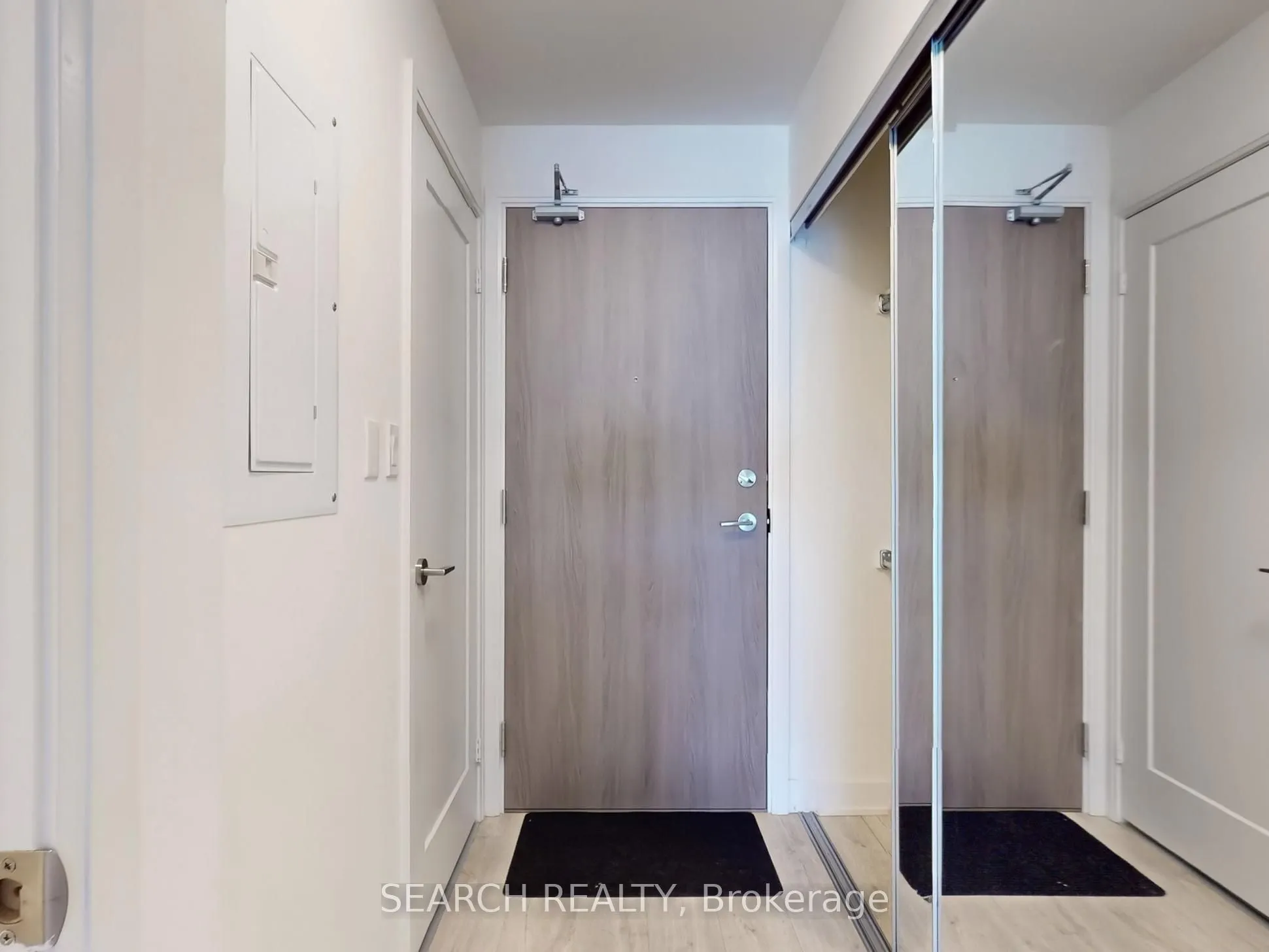 576 Front Street W, #909