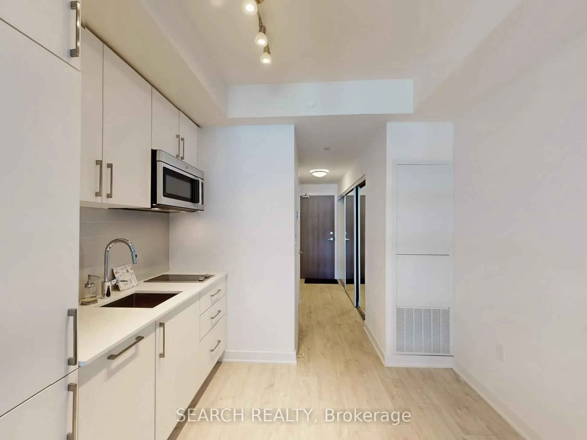 576 Front Street W, #909