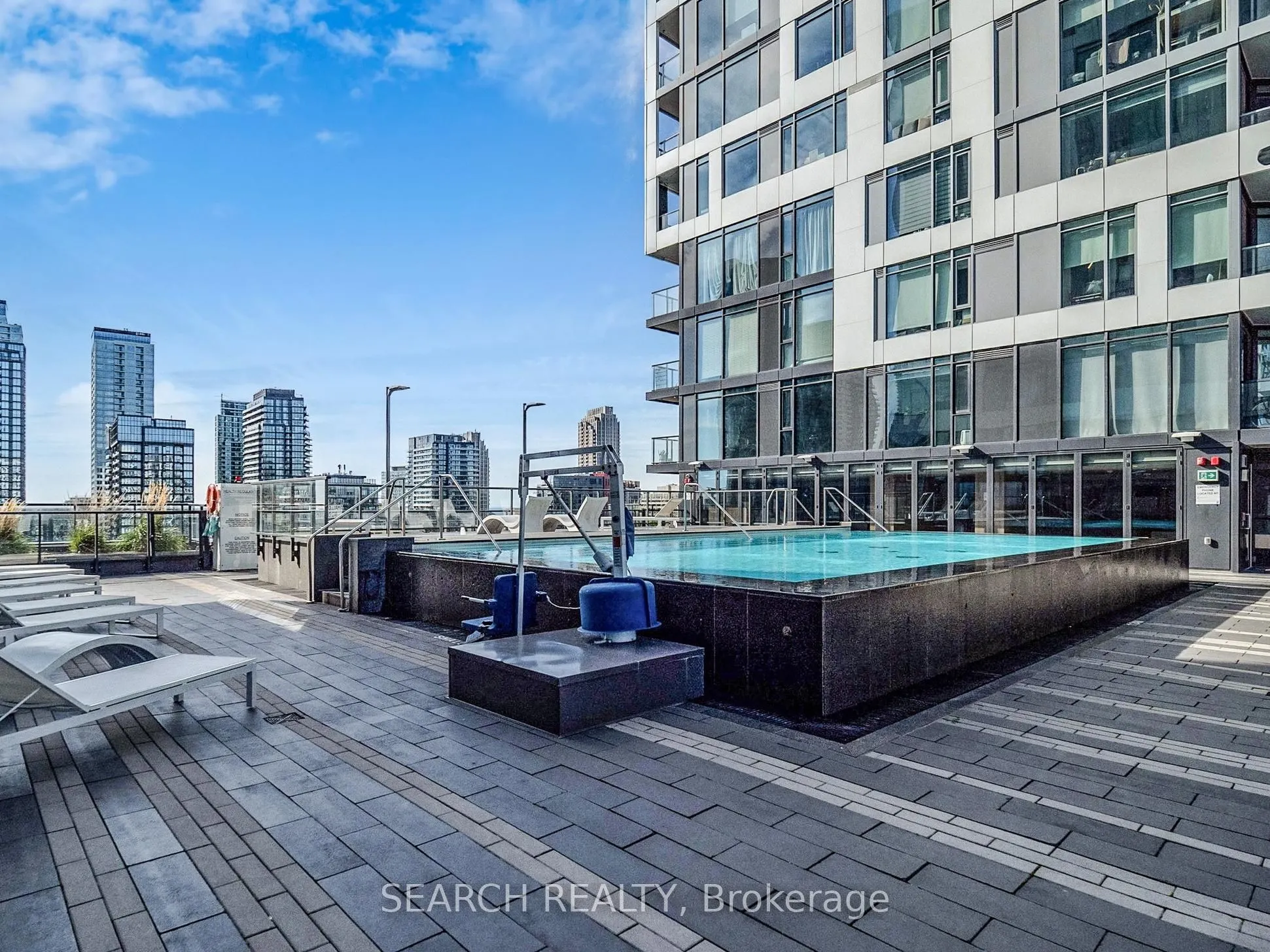 576 Front Street W, #909