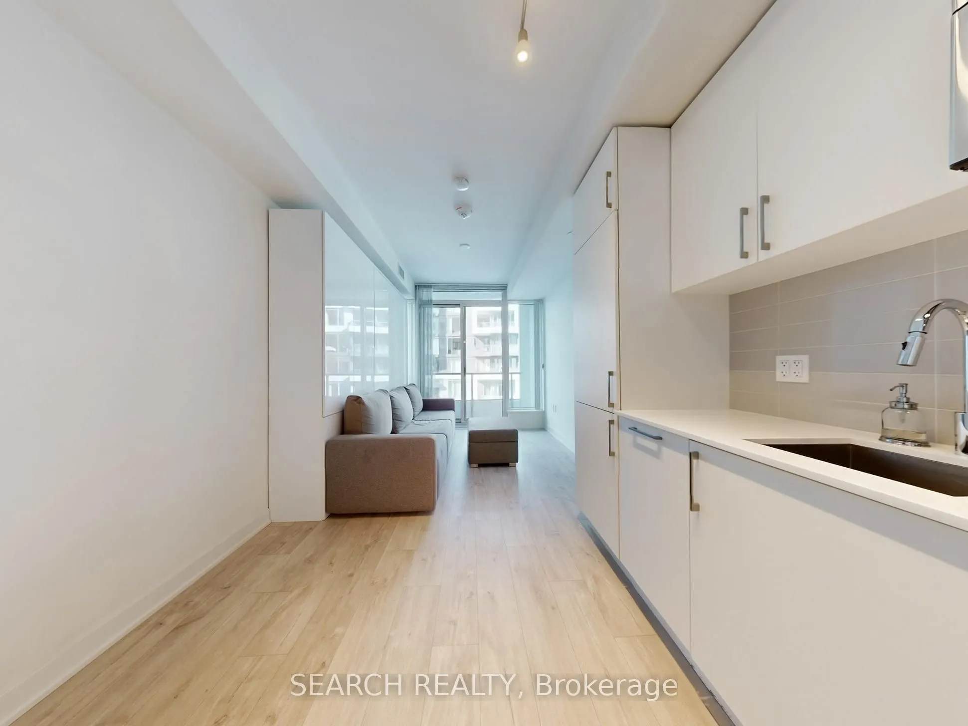 576 Front Street W, #909