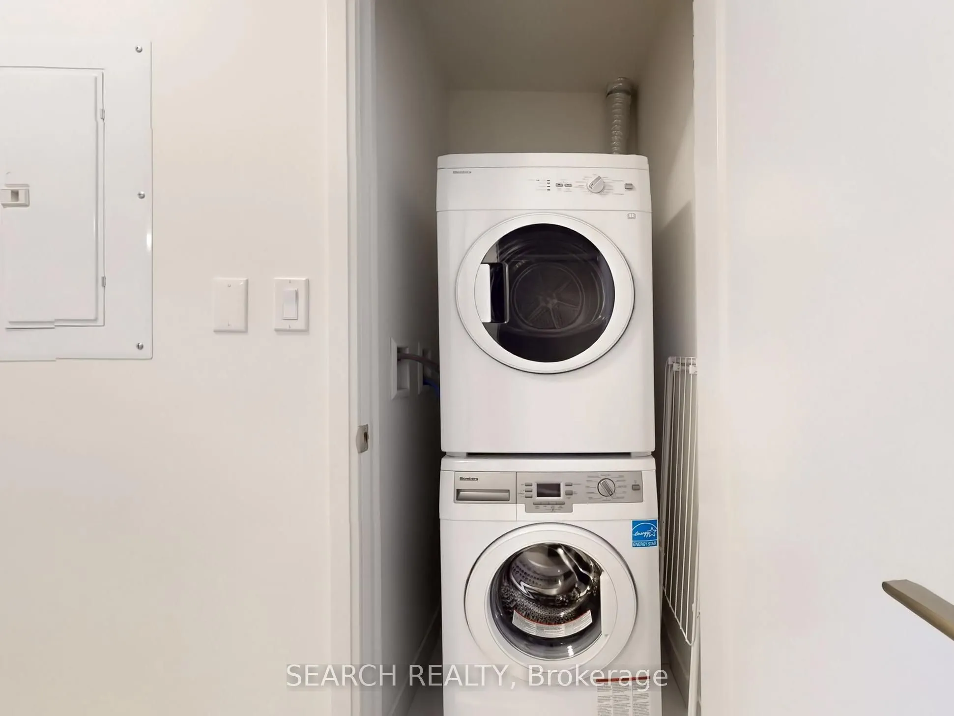576 Front Street W, #909