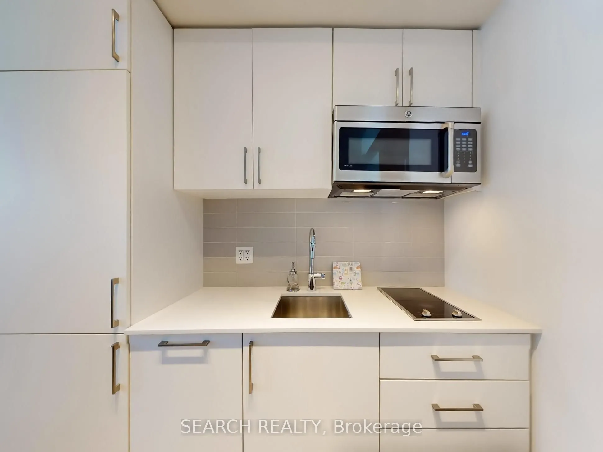 576 Front Street W, #909
