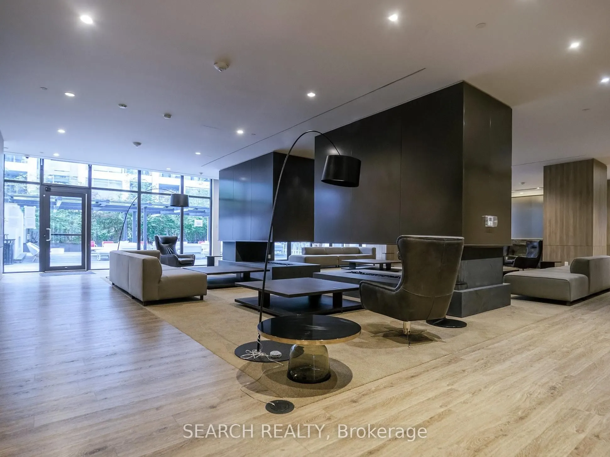 576 Front Street W, #909