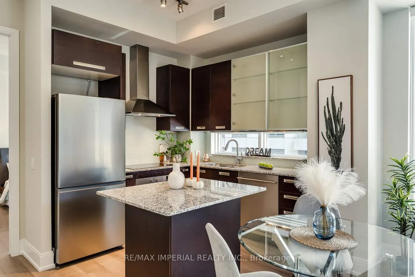 21 Balmuto Street, #1101