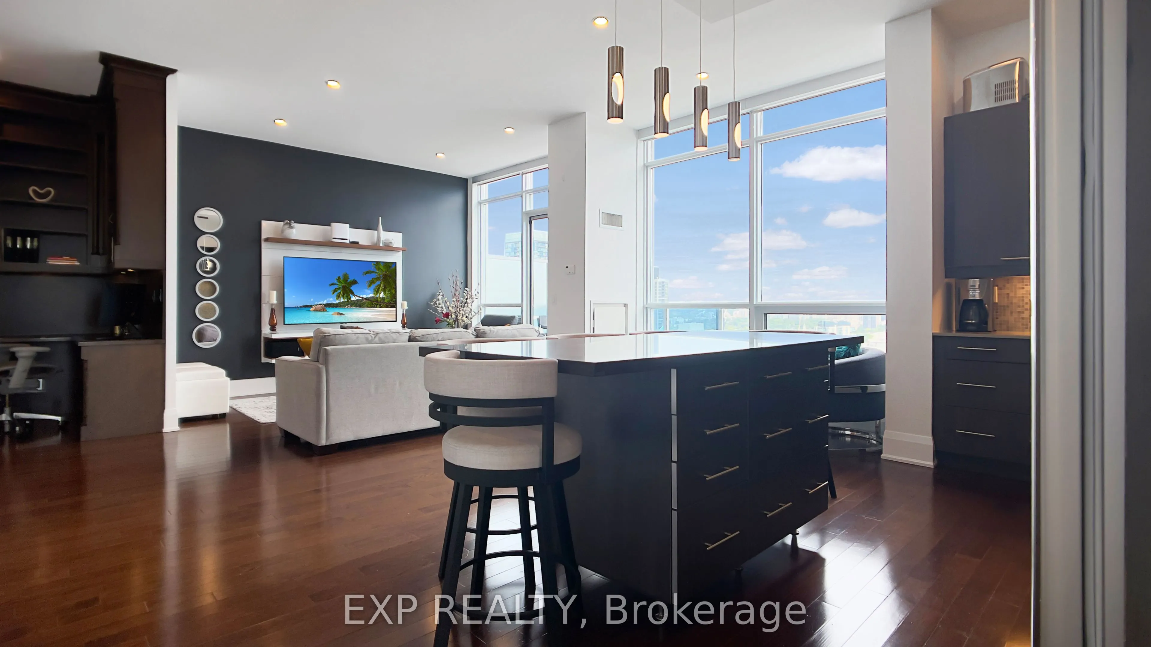 500 Sherbourne Street, #3401