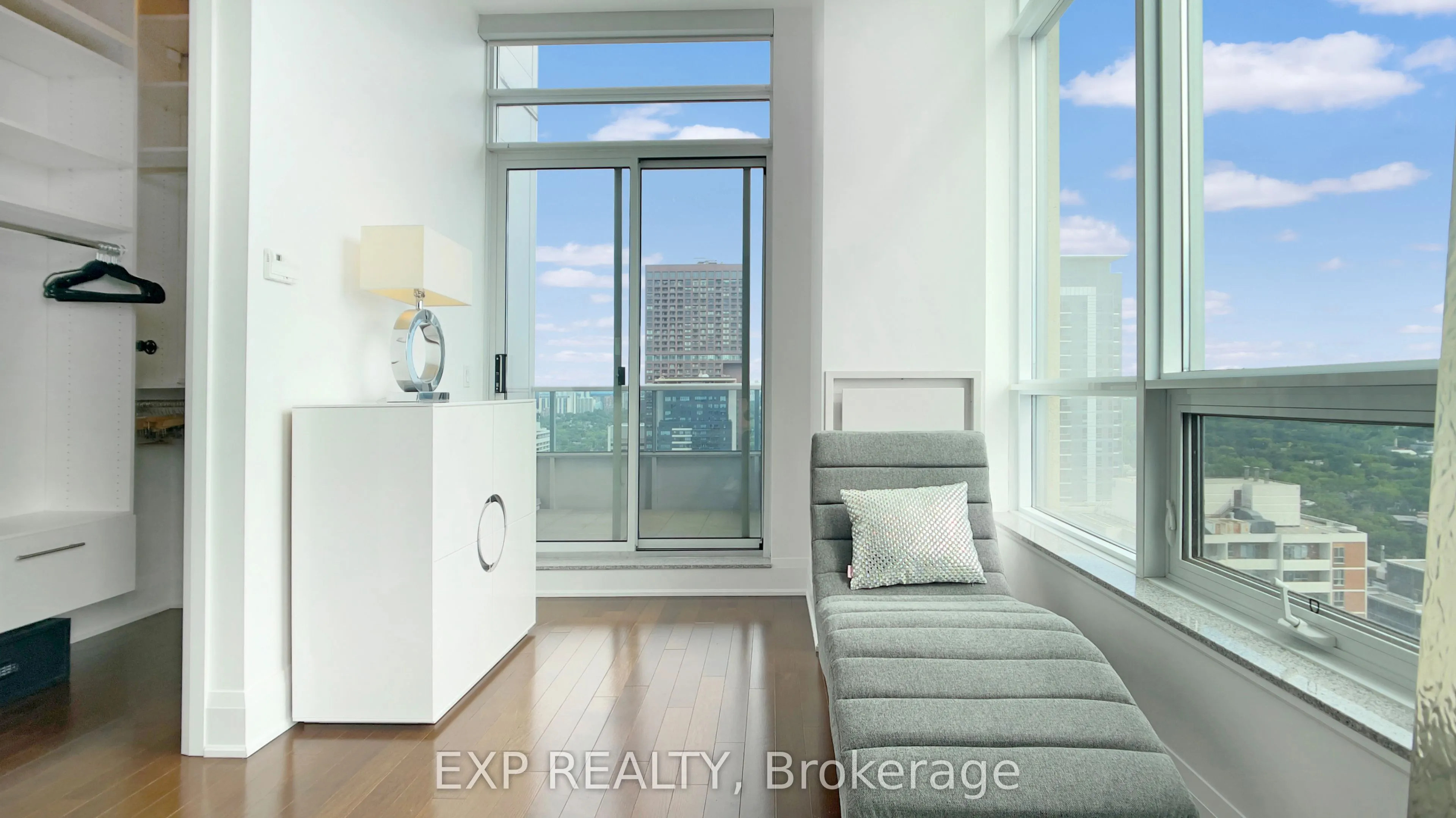 500 Sherbourne Street, #3401