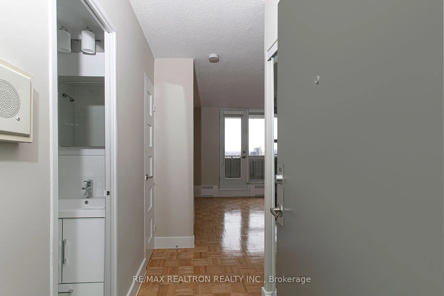 666 Spadina Avenue, #806